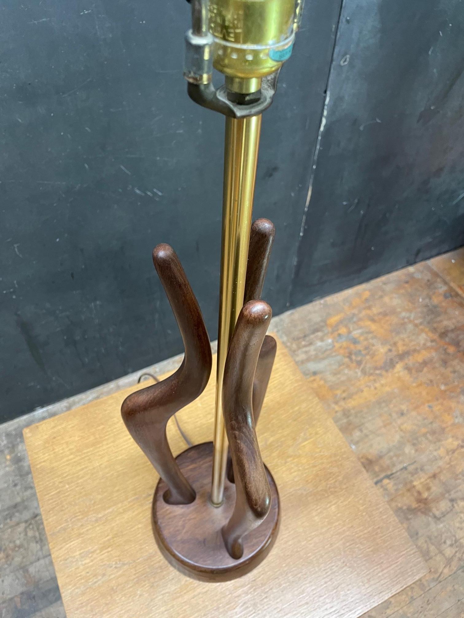 1950s Walnut Sculptural Tri-Spire Table Lamp Mid-Century Modeline Pearsall Tiki In Fair Condition For Sale In Hyattsville, MD