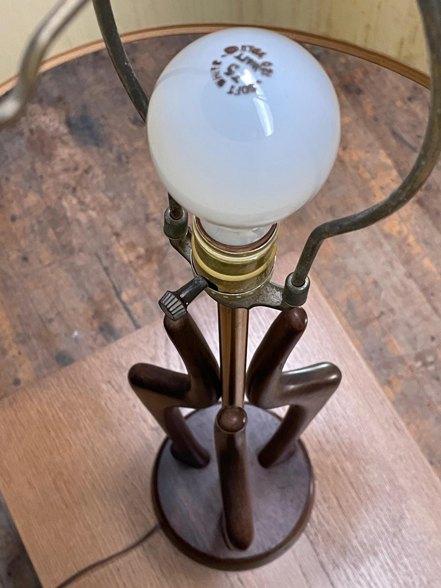 Mid-20th Century 1950s Walnut Sculptural Tri-Spire Table Lamp Mid-Century Modeline Pearsall Tiki For Sale