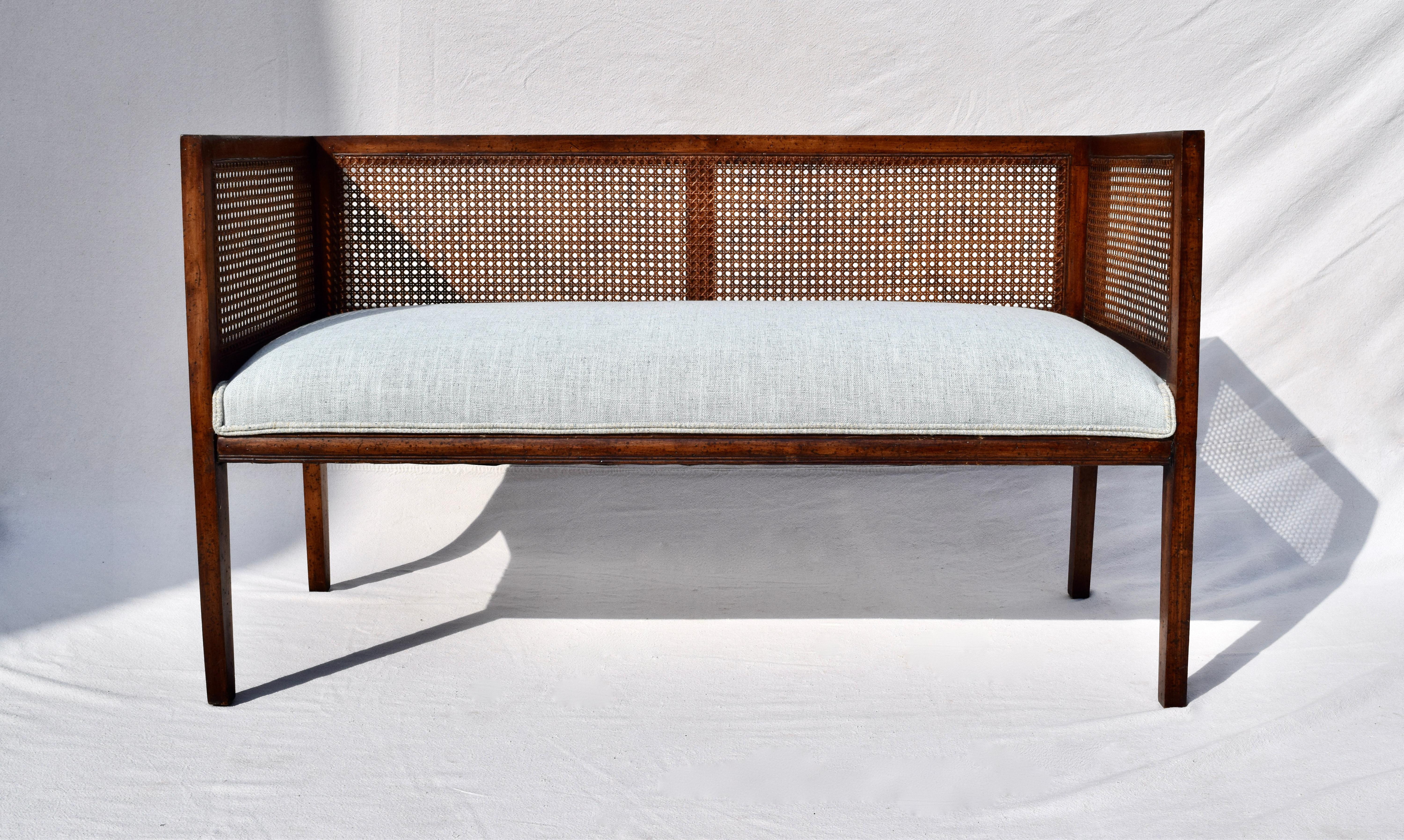 Mid-Century Modern 1950s Walnut Window Bench in the Manner of Edward Wormley for Dunbar