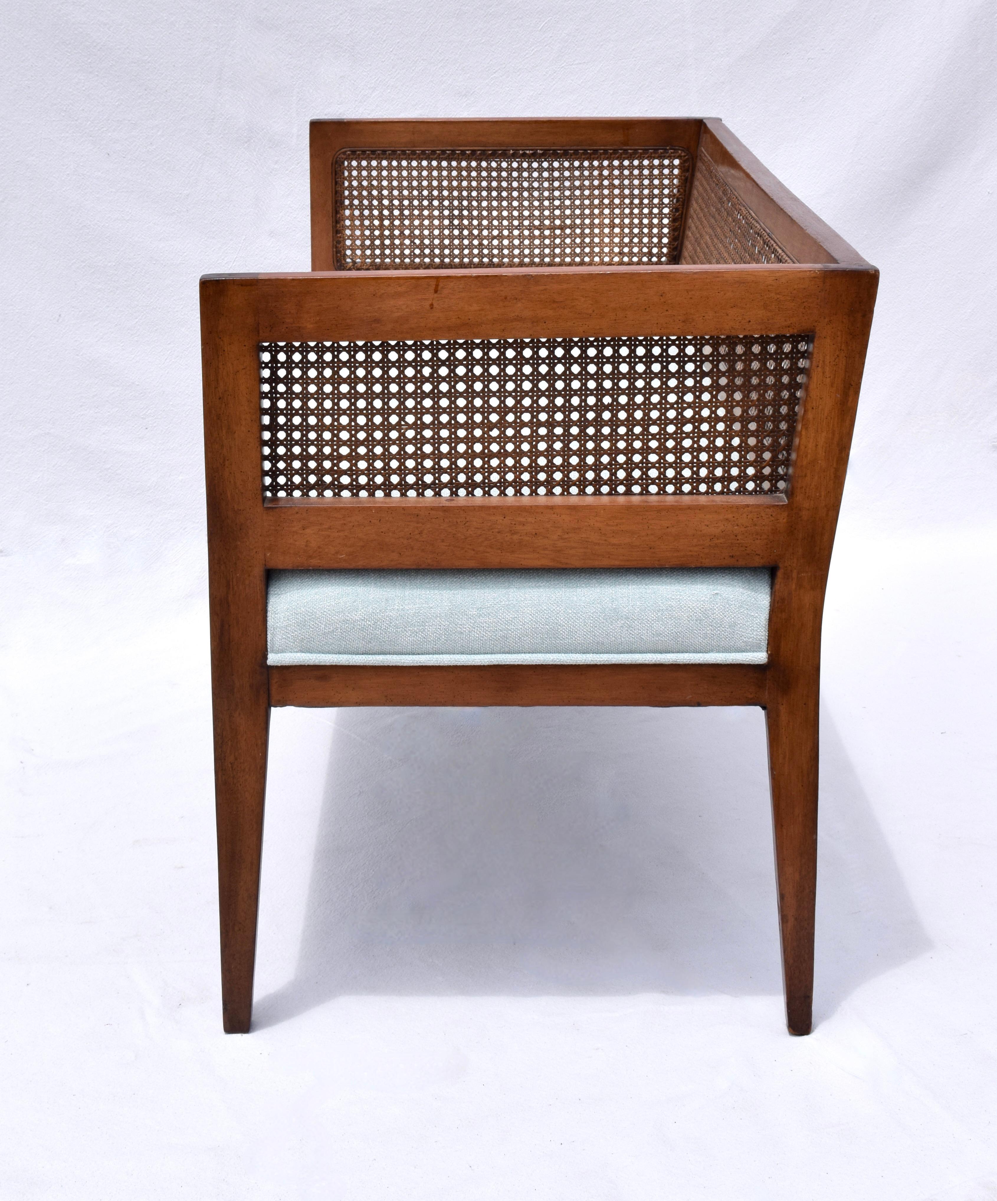 1950s Walnut Window Bench in the Manner of Edward Wormley for Dunbar In Good Condition In Southampton, NJ