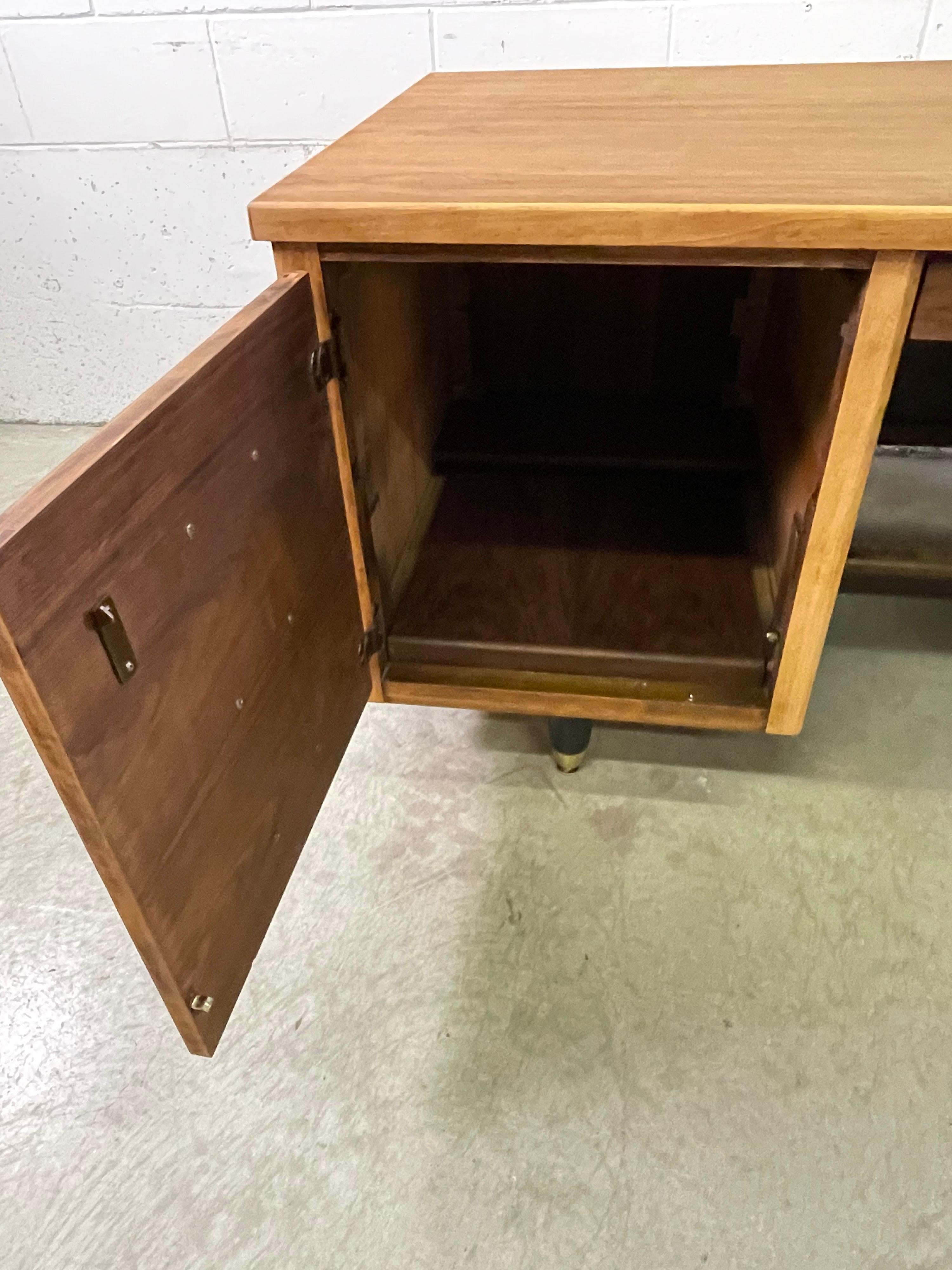 1950s Walnut Wood Tanker Desk In Good Condition In Amherst, NH