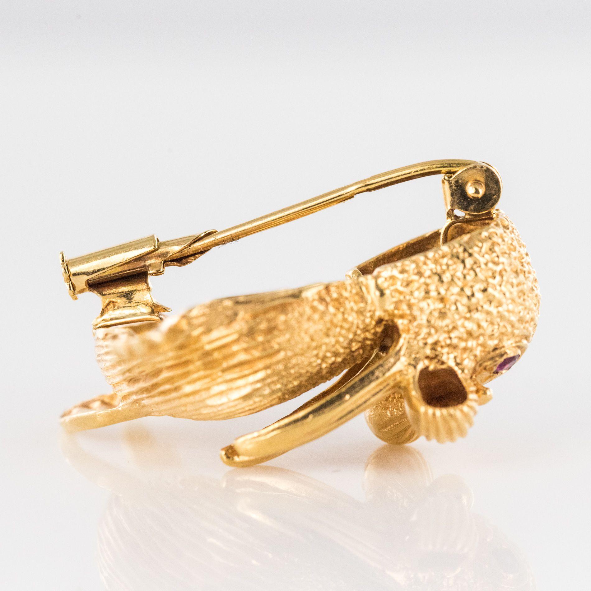 1950s Walrus 18 Karat Yellow Gold Brooch 4