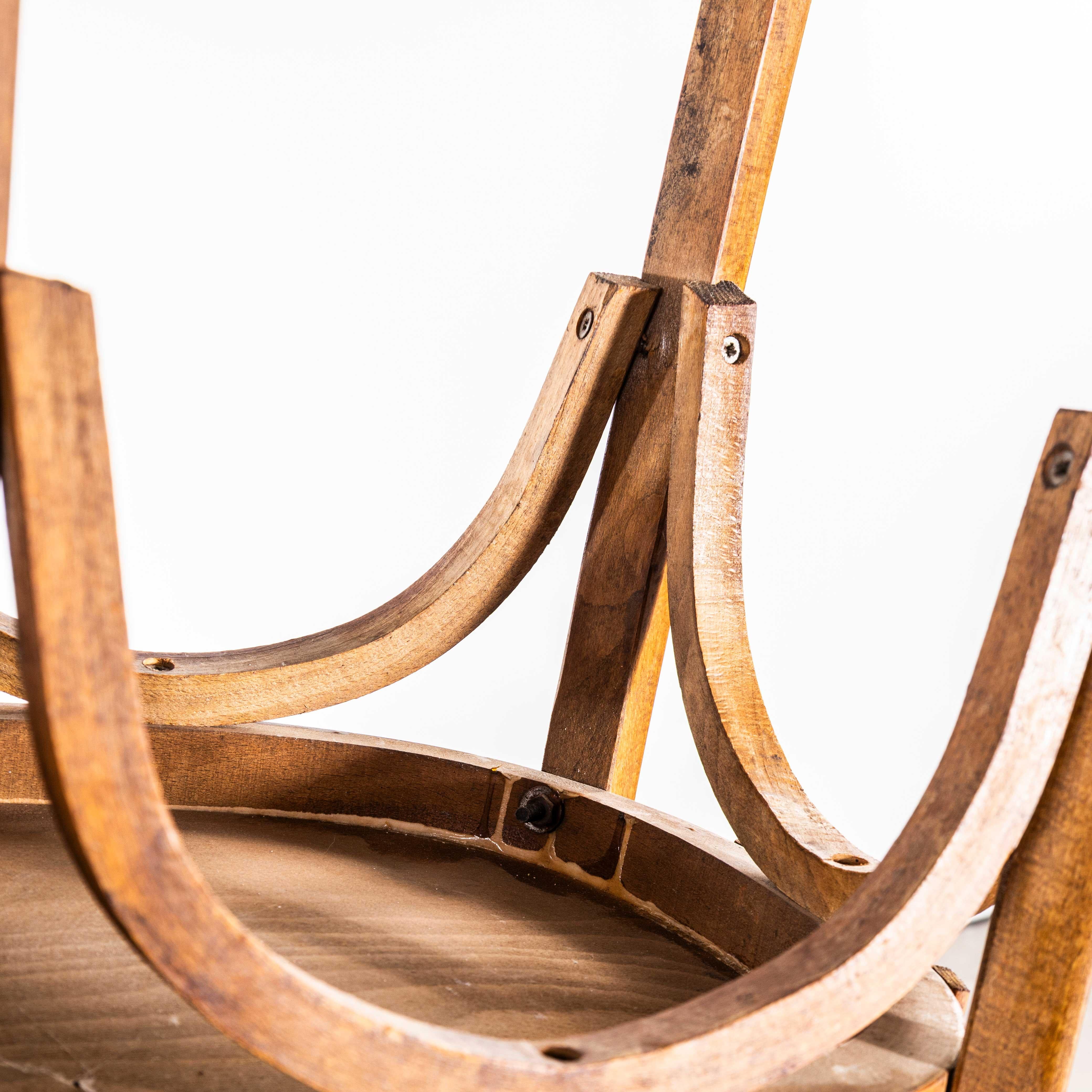 Chaises de salle à manger Bentwood Baumann en chêne chaud des années 50 en vente 5