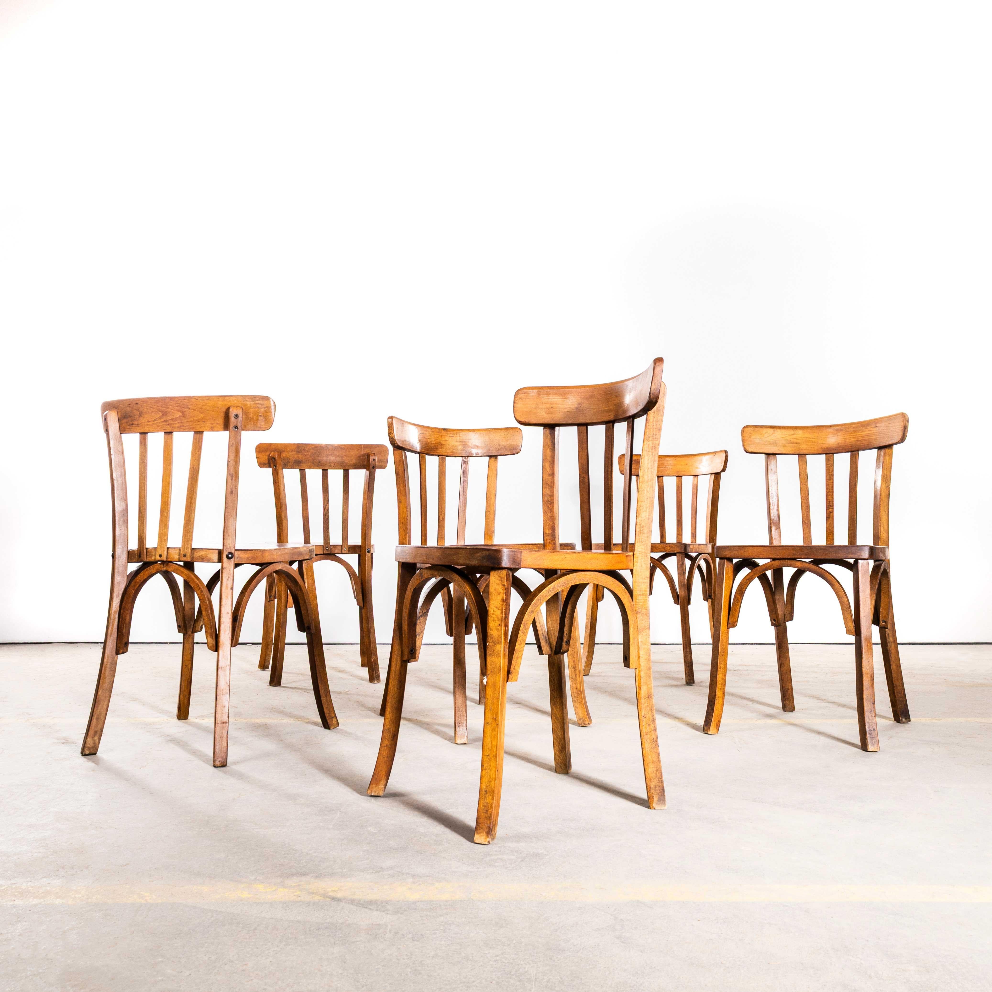 Chaises de salle à manger Bentwood Baumann en chêne chaud des années 50 Bon état - En vente à Hook, Hampshire