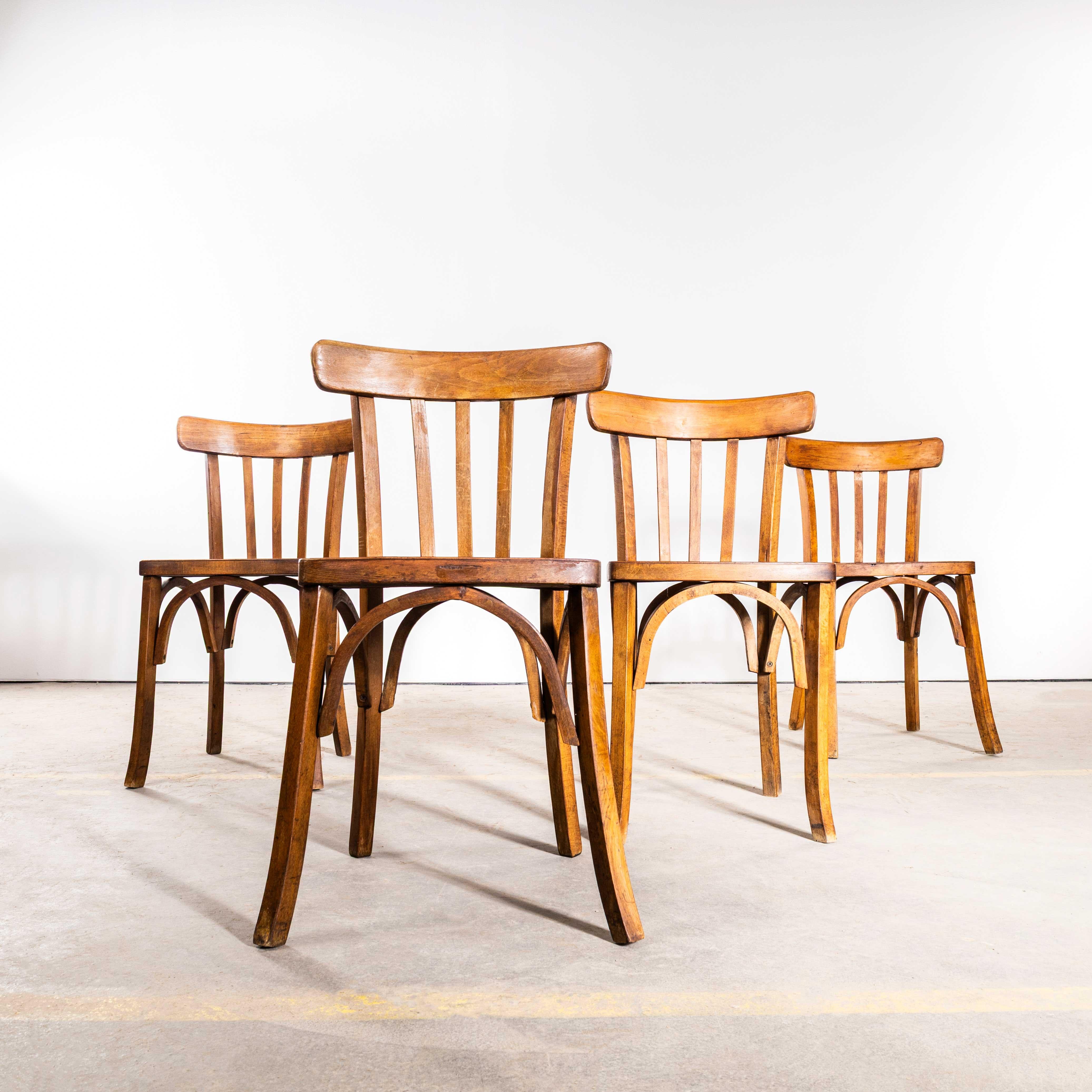 Chaises de salle à manger Bentwood Baumann en chêne chaud des années 50 en vente 1