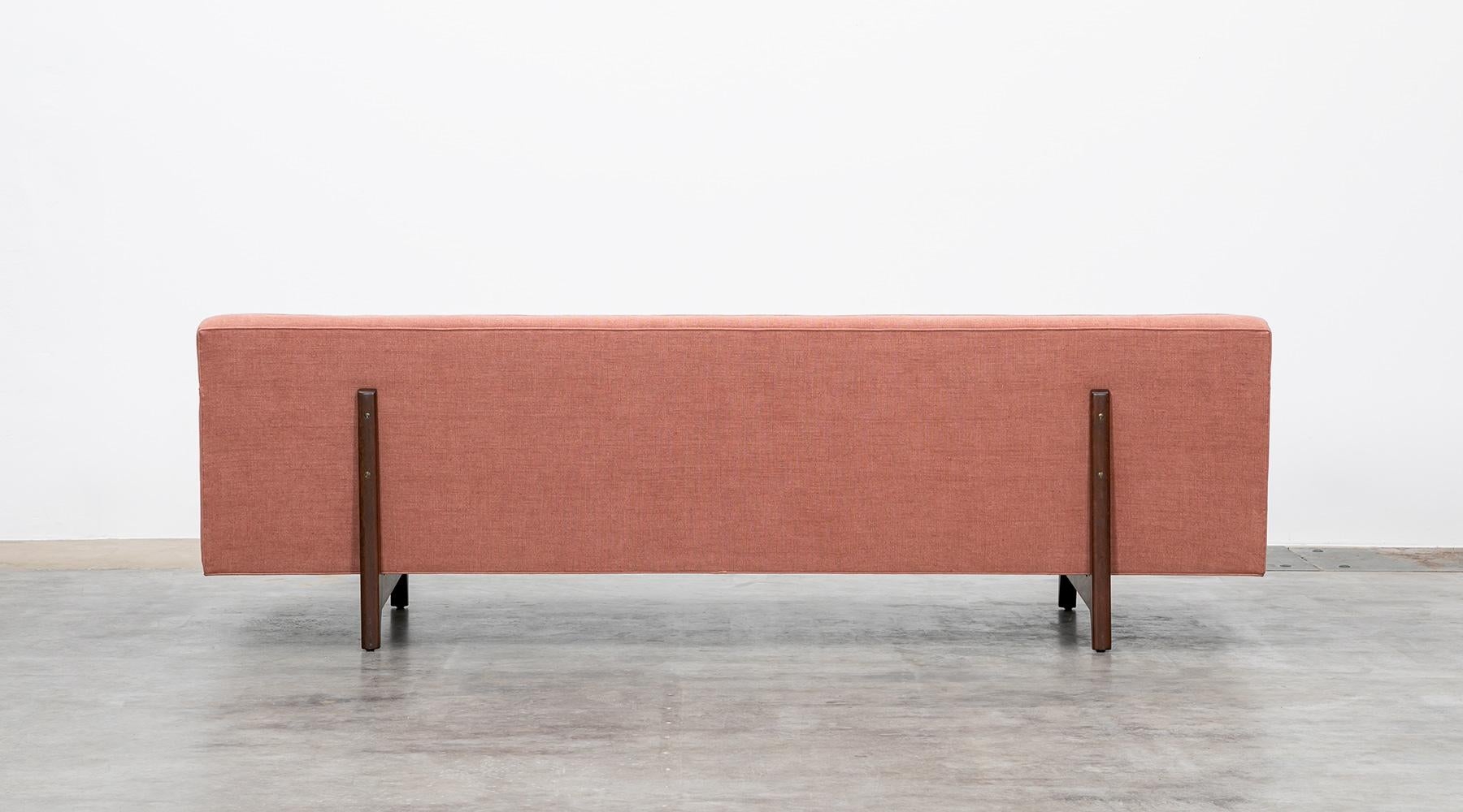 1950s Warm Pink Edward Wormley Sofa 'c' New Upholstery In Good Condition For Sale In Frankfurt, Hessen, DE