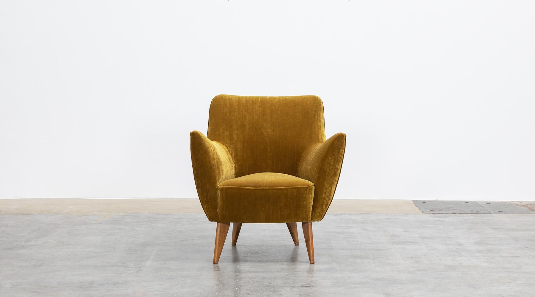 Italian 1950s Warm Yellow Fabric Lounge Chairs by Guglielmo Veronesi, New Upholstery For Sale