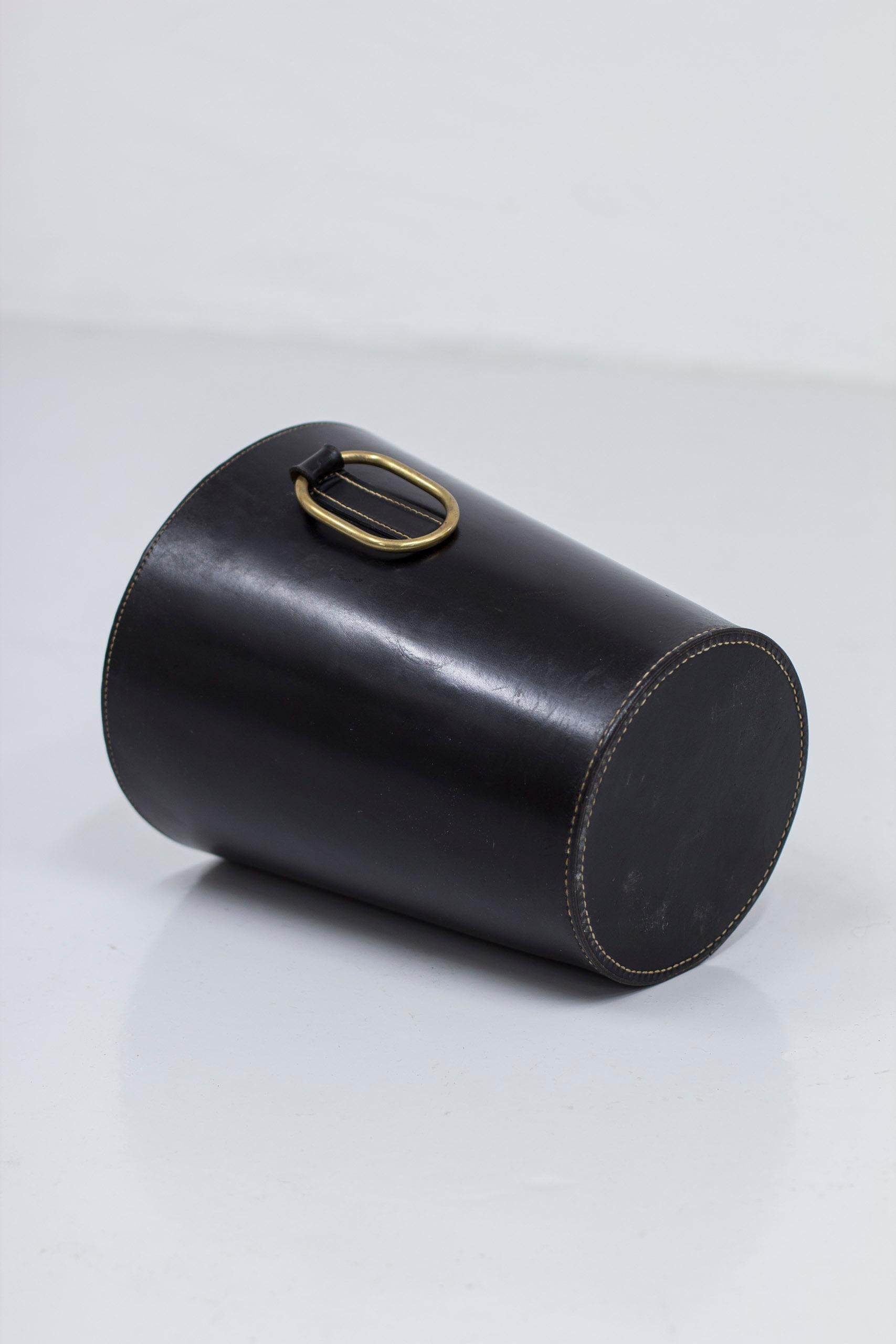 Mid-20th Century 1950s Waste Basket in black leather by Carl Auböck, Austria, crafts For Sale