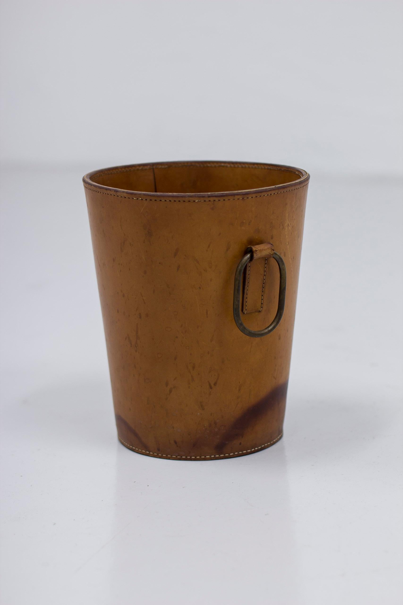 1950s Waste Paper Basket in Leather by Carl Auböck For Sale 2