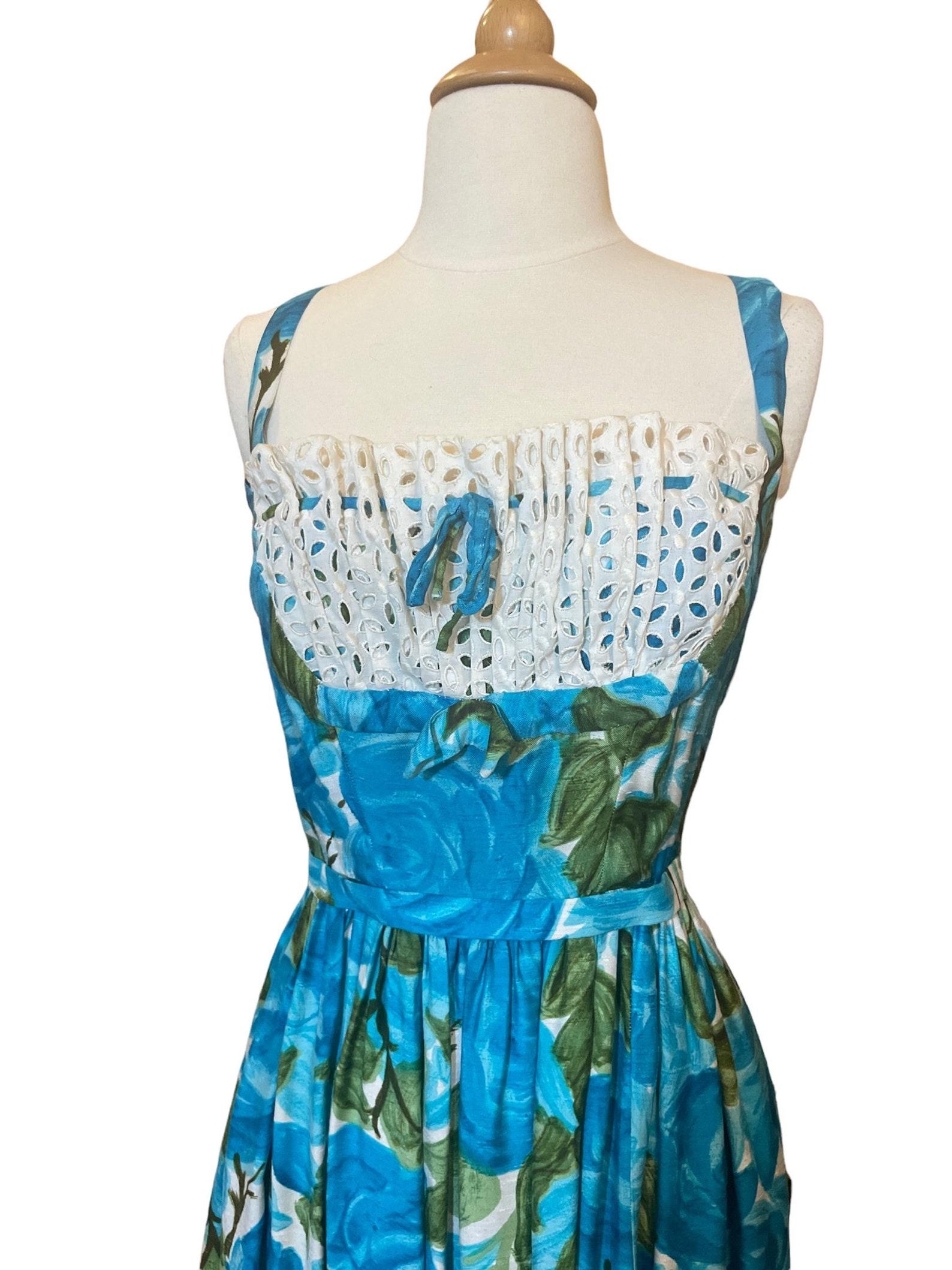 Donna Abito da sole floreale acquerellato blu e verde, anni '50 circa in vendita
