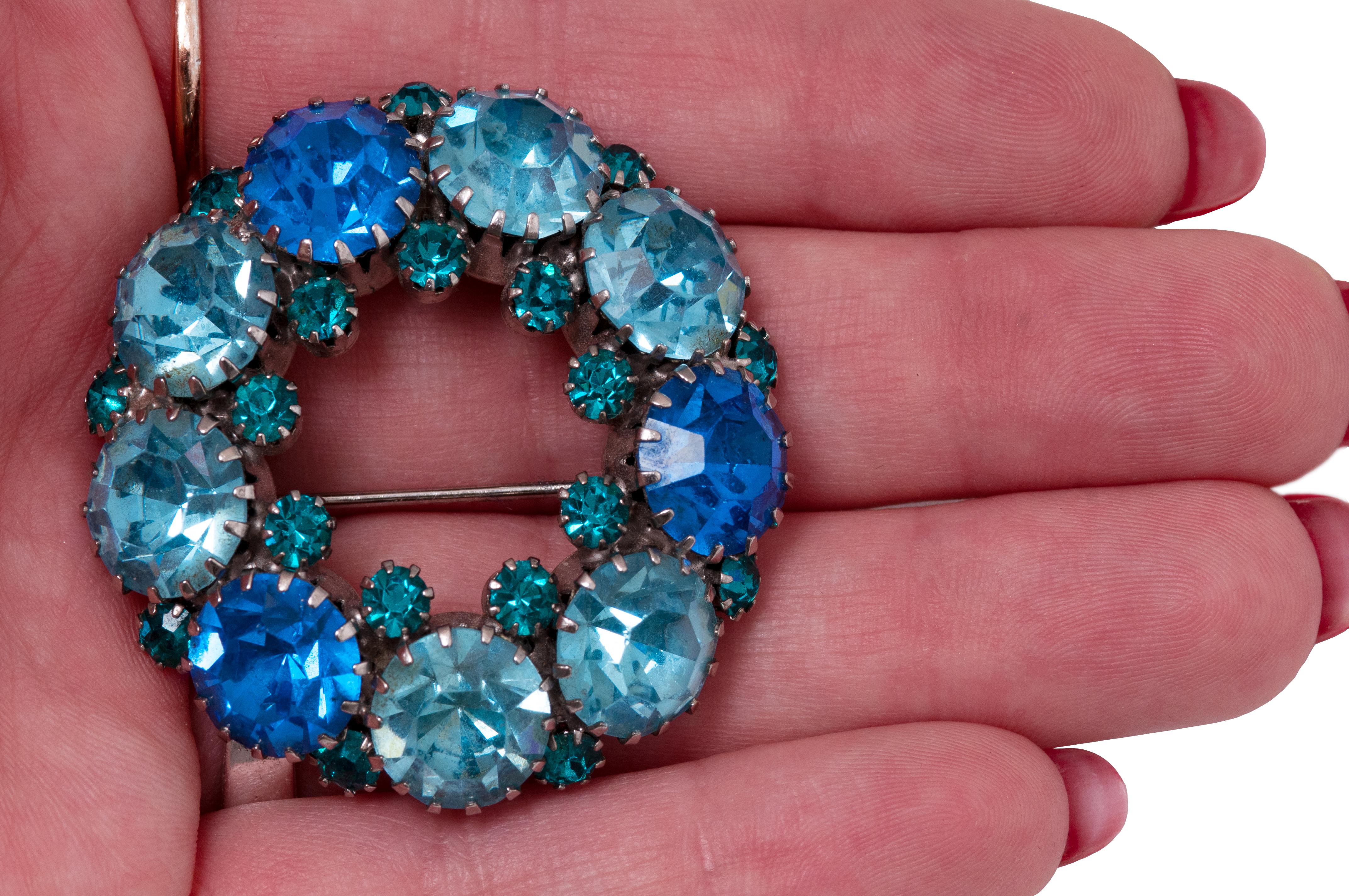 1950s Weiss Blue Gemstone Wreath Brooch In Excellent Condition In London, GB