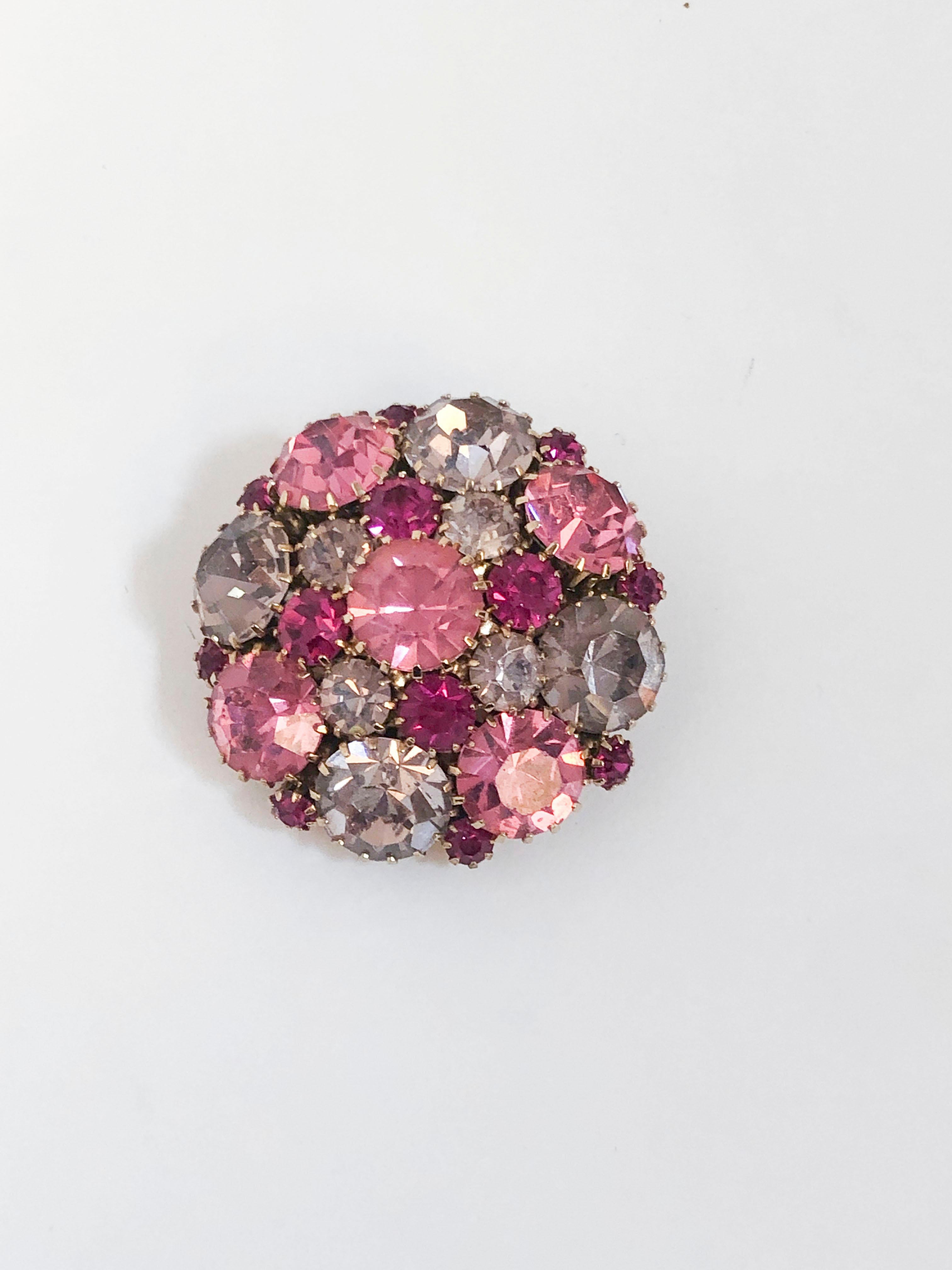 1950s Weiss Fuchsia, Pink, and Light Pink Rhinestone Round Brooch In Good Condition In San Francisco, CA