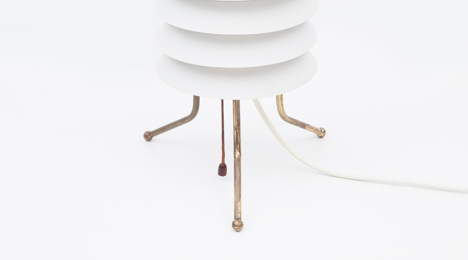 Mid-Century Modern 1950s White Aluminum Table Lamp by Ilmari Tapiovaara For Sale