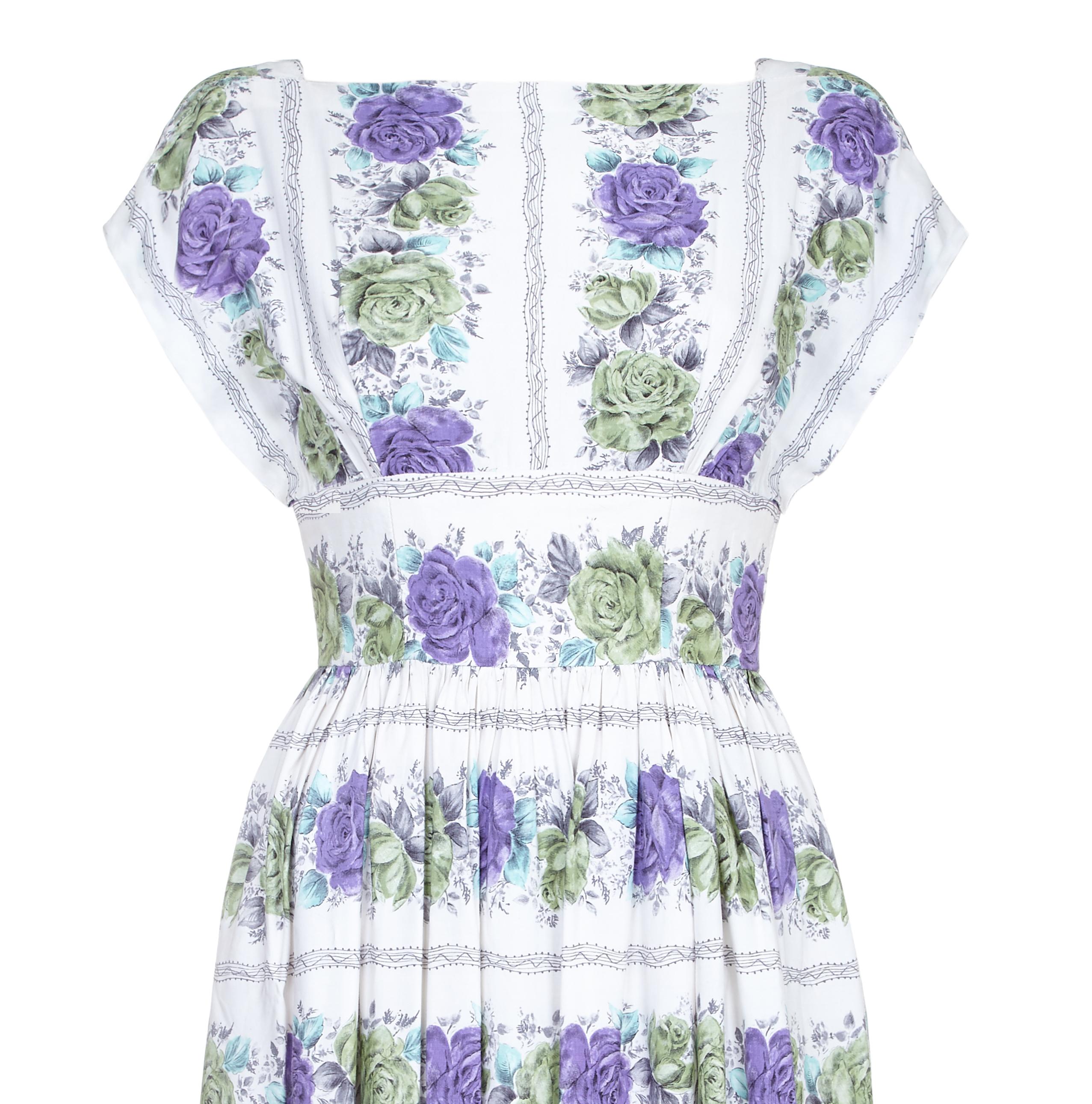 Gray 1950s White Cotton Floral Dress With Rose Print For Sale