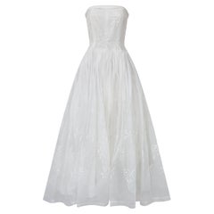 Abito da sposa senza spalline in organza di cotone bianco degli anni '50