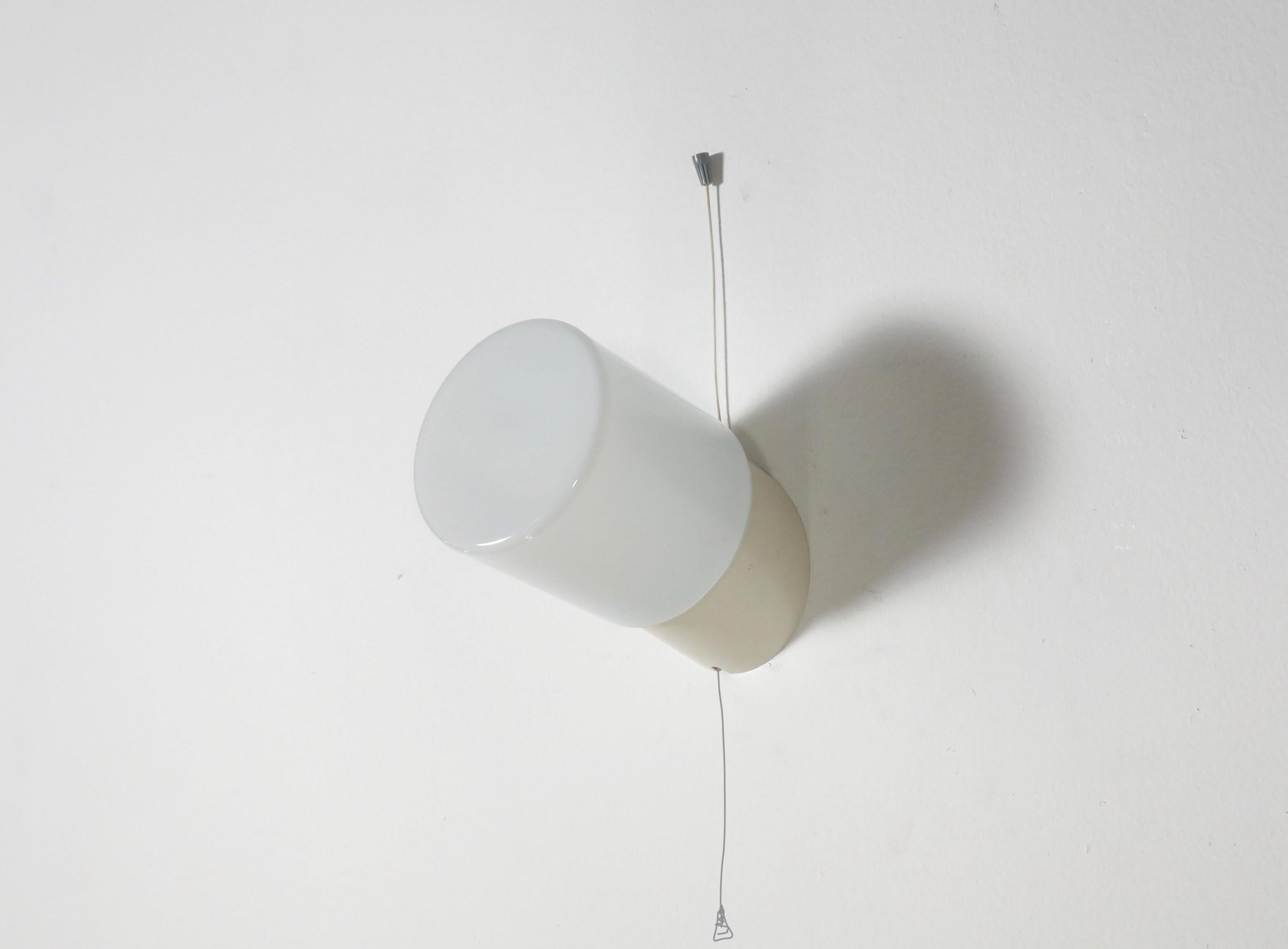 1950's White Cylindrical Wall Sconce with Cream Bakelite Base and Pull Switch For Sale 8