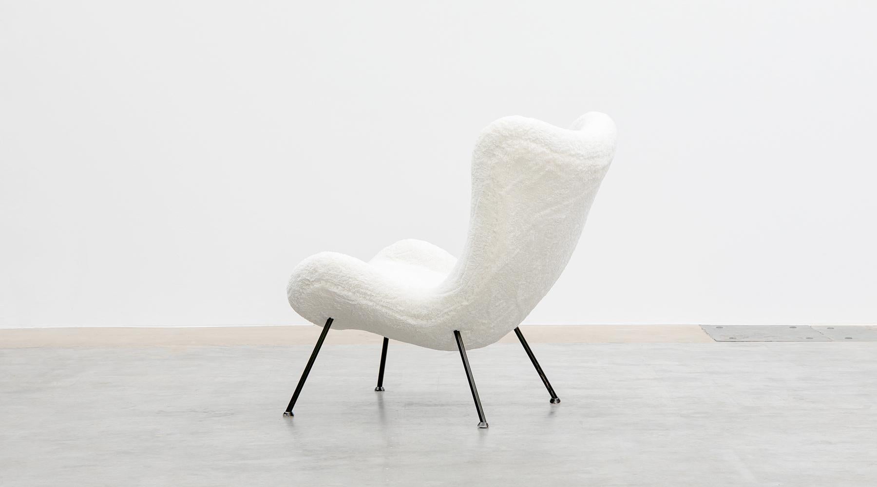 Mid-Century Modern 1950s White Faux Fur on Black Metal Legs Lounge Chair by Fritz Neth 'b' For Sale