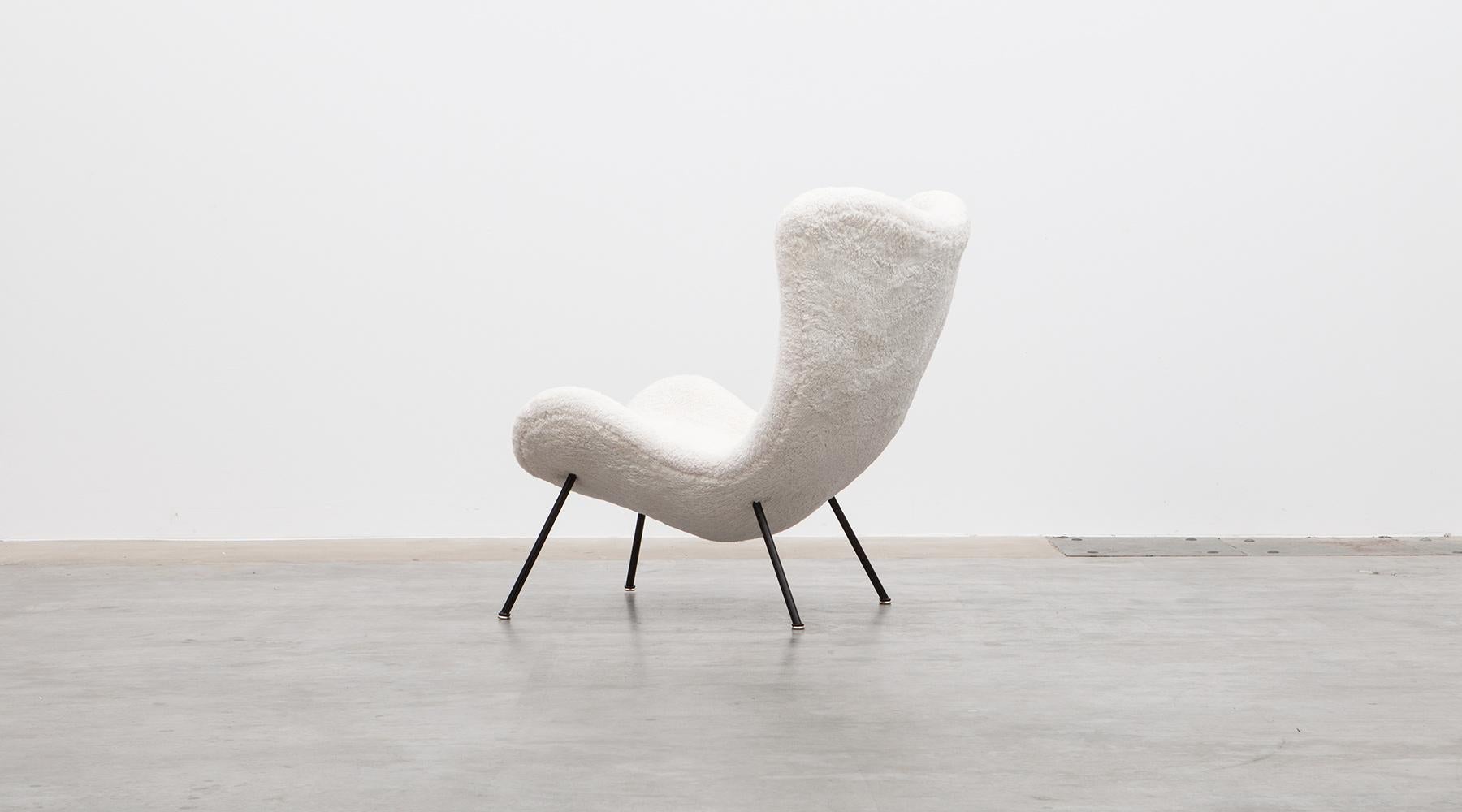 Mid-Century Modern 1950s White Faux Fur on black metal legs Lounge Chair by Fritz Neth 'a'