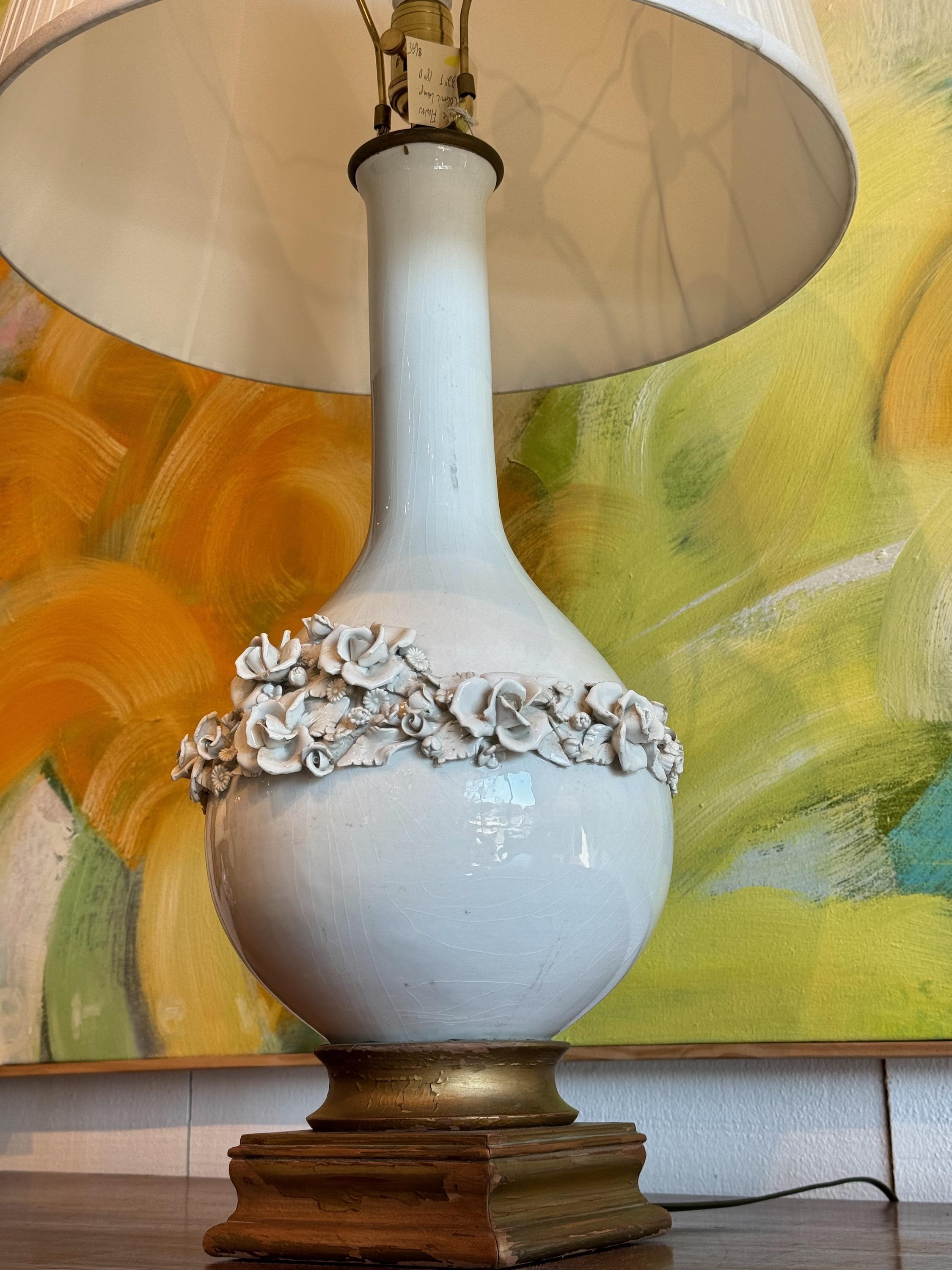 1950s White Flowers Ceramic Lamp In Good Condition In Charlottesville, VA