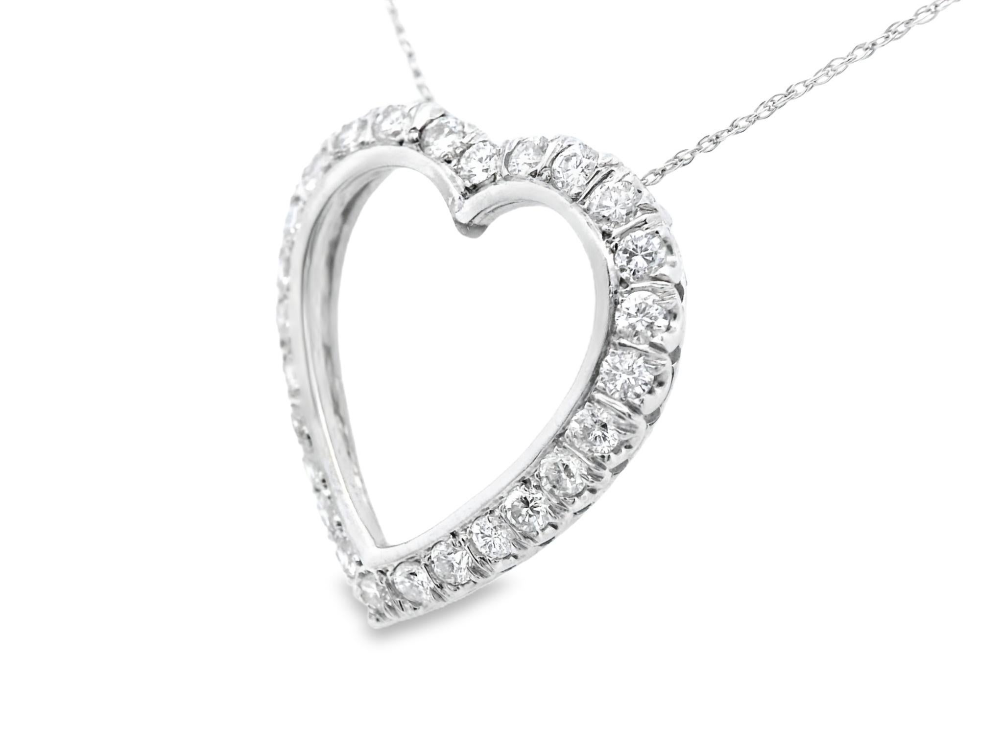 1950s White Gold Diamond Heart Pendant Necklace en vente 1