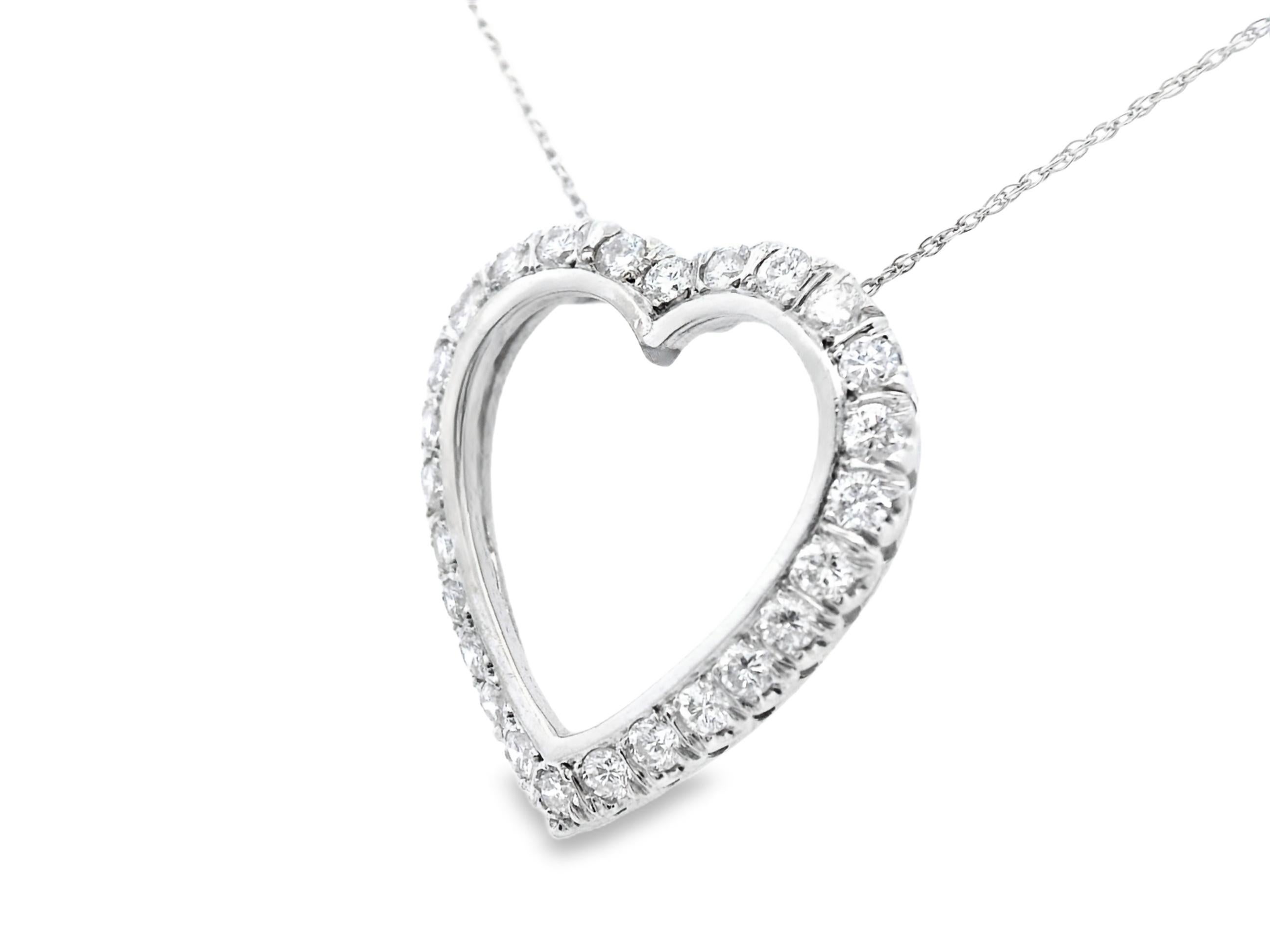 1950s White Gold Diamond Heart Pendant Necklace en vente 2