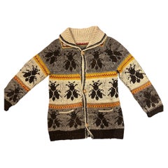 Pull scarabée en laine blanche et grise des années 1950
