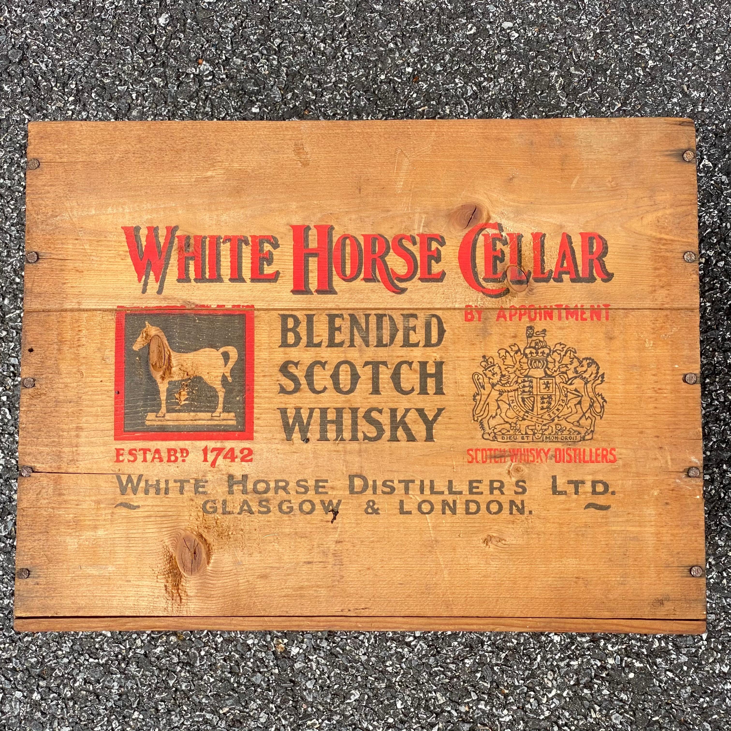 1950's White Horse Cellar Scotch Wooden Whisky Crate For Sale 2