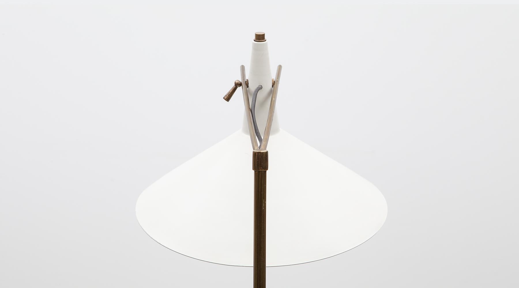 1950s White Lacquered Metal Floor Lamp by Paul McCobb 3