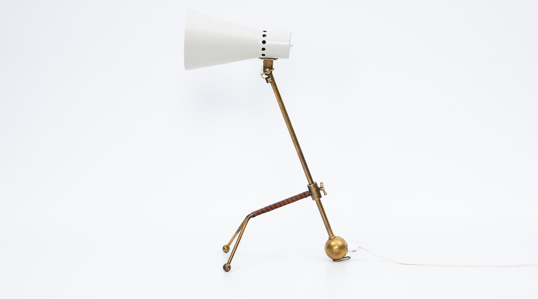 Lacquered 1950s White Metal Shade and Brass Table Lamp by Tapio Wirkkala For Sale