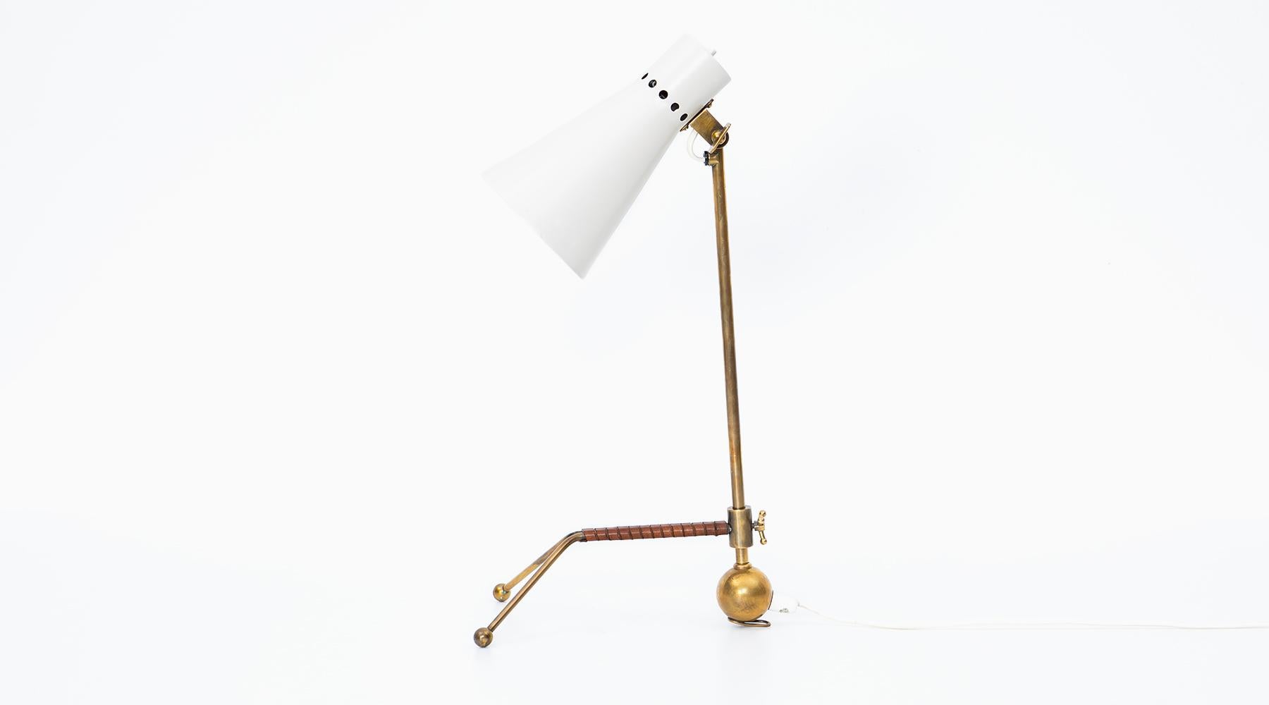 1950s White Metal Shade and Brass Table Lamp by Tapio Wirkkala For Sale 1