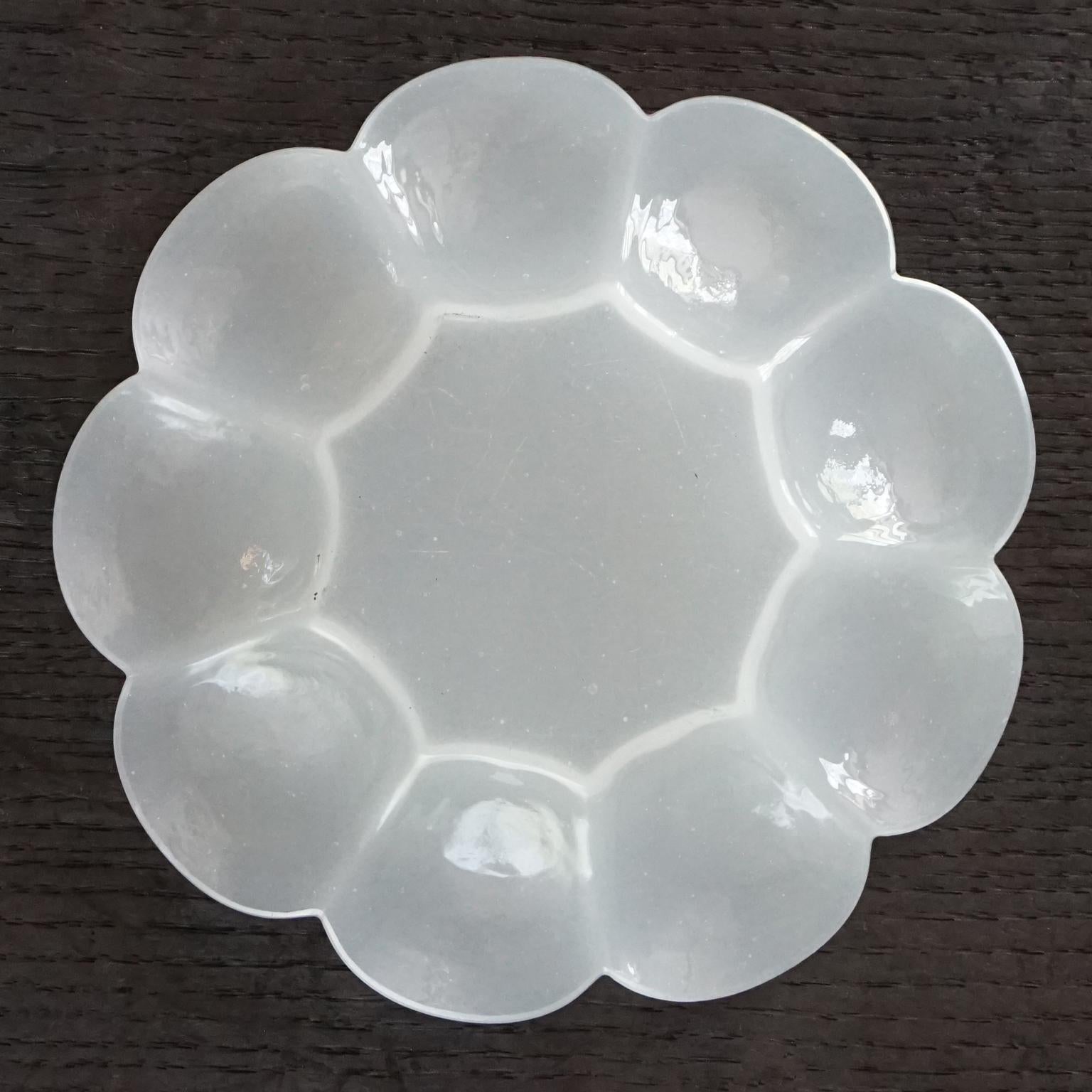 Barattolo con coperchio a pera o zucca in vetro opalino bianco del 1950 con uva e foglie in argento in vendita 11