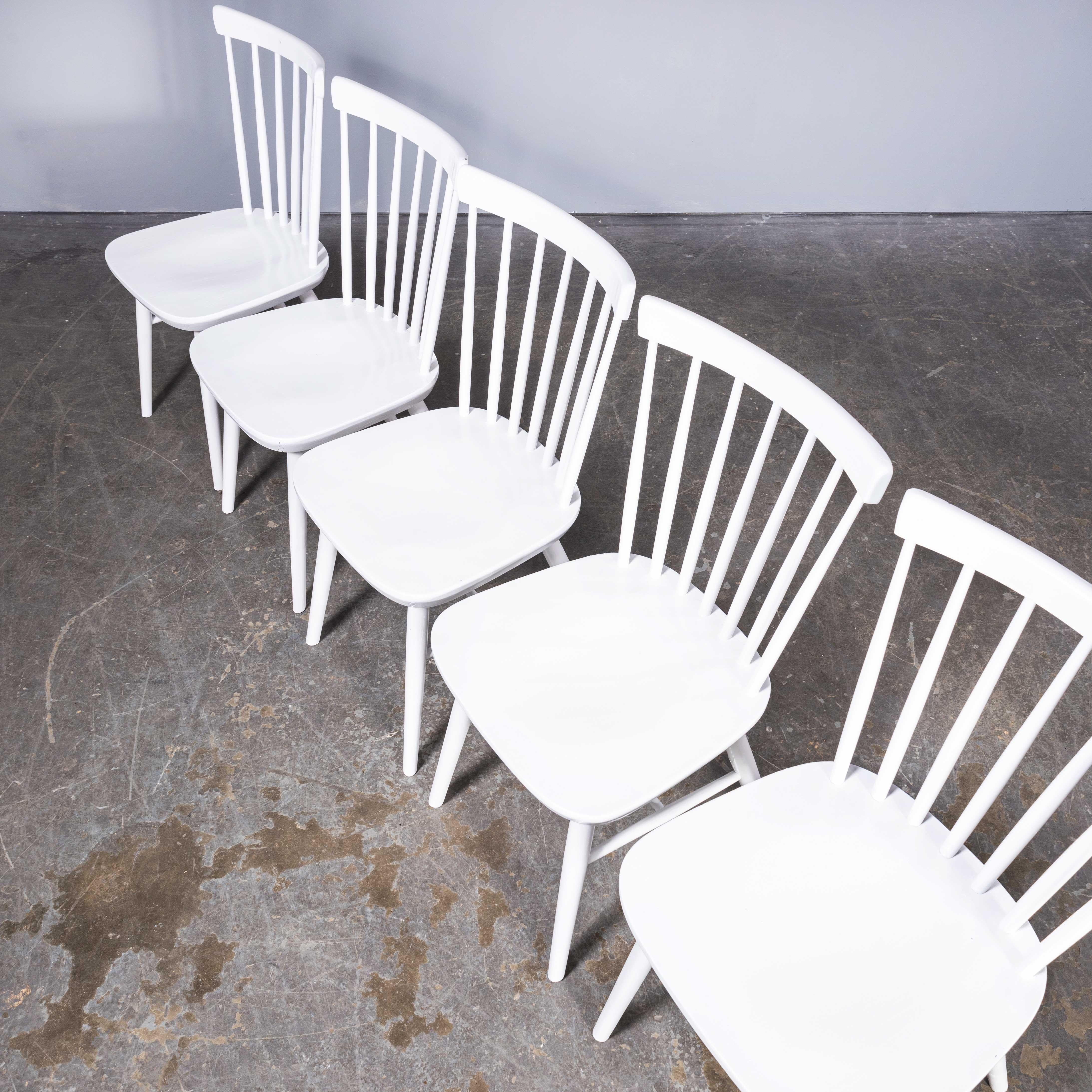 1950's White Painted  Stickback Dining Chairs - Solid Seat - By Ton - Set Of Fiv In Good Condition For Sale In Hook, Hampshire