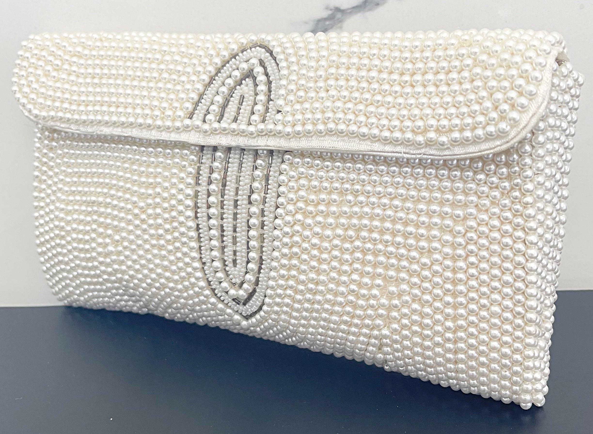 1950s White Pearl Bead Encrusted Vintage Bridal Wedding Vintage 50s Clutch Bag For Sale 2