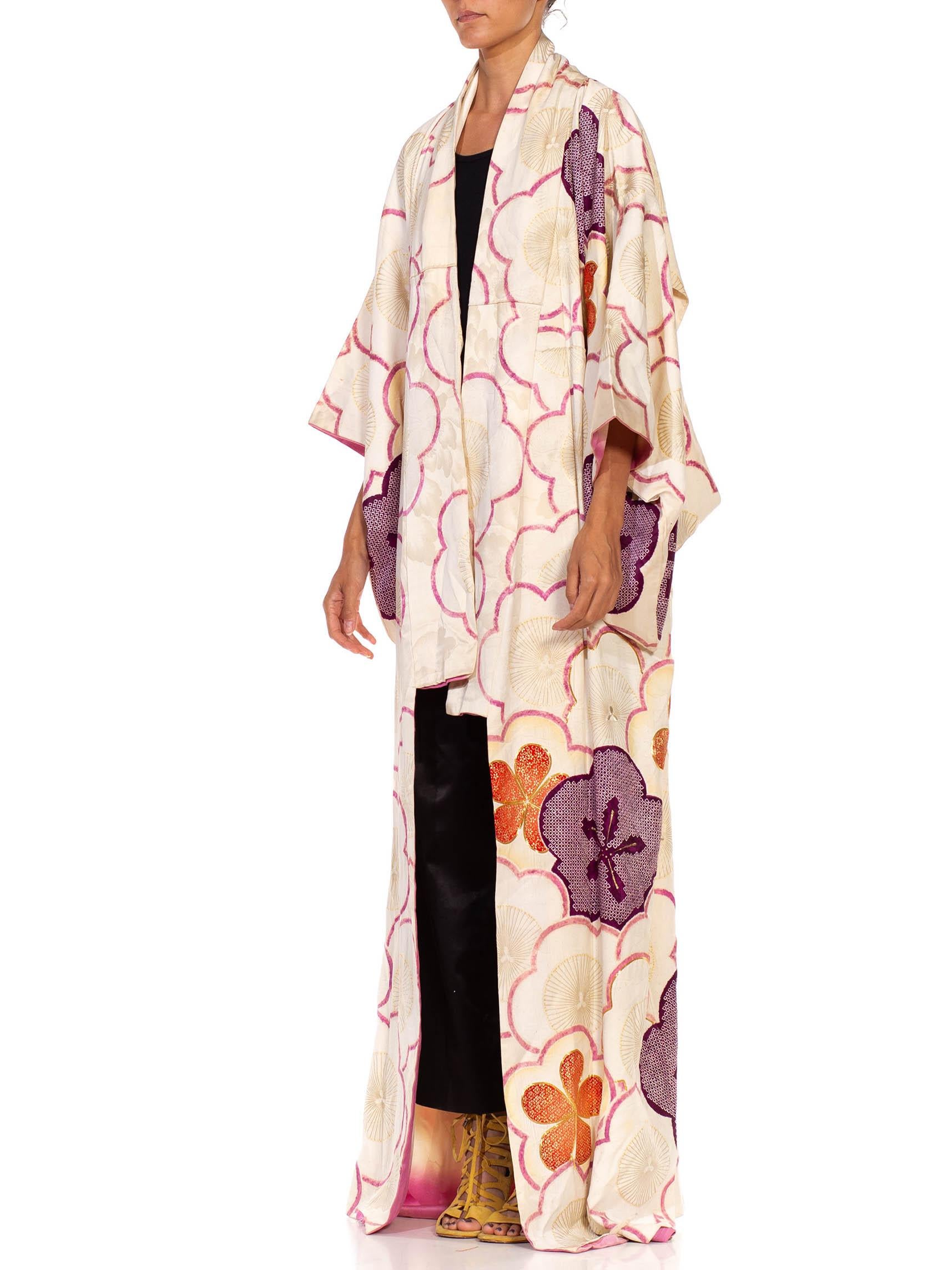 1950S White Pink & Purple Silk Hand Painted Embroidered Shibori Kimono In Good Condition For Sale In New York, NY