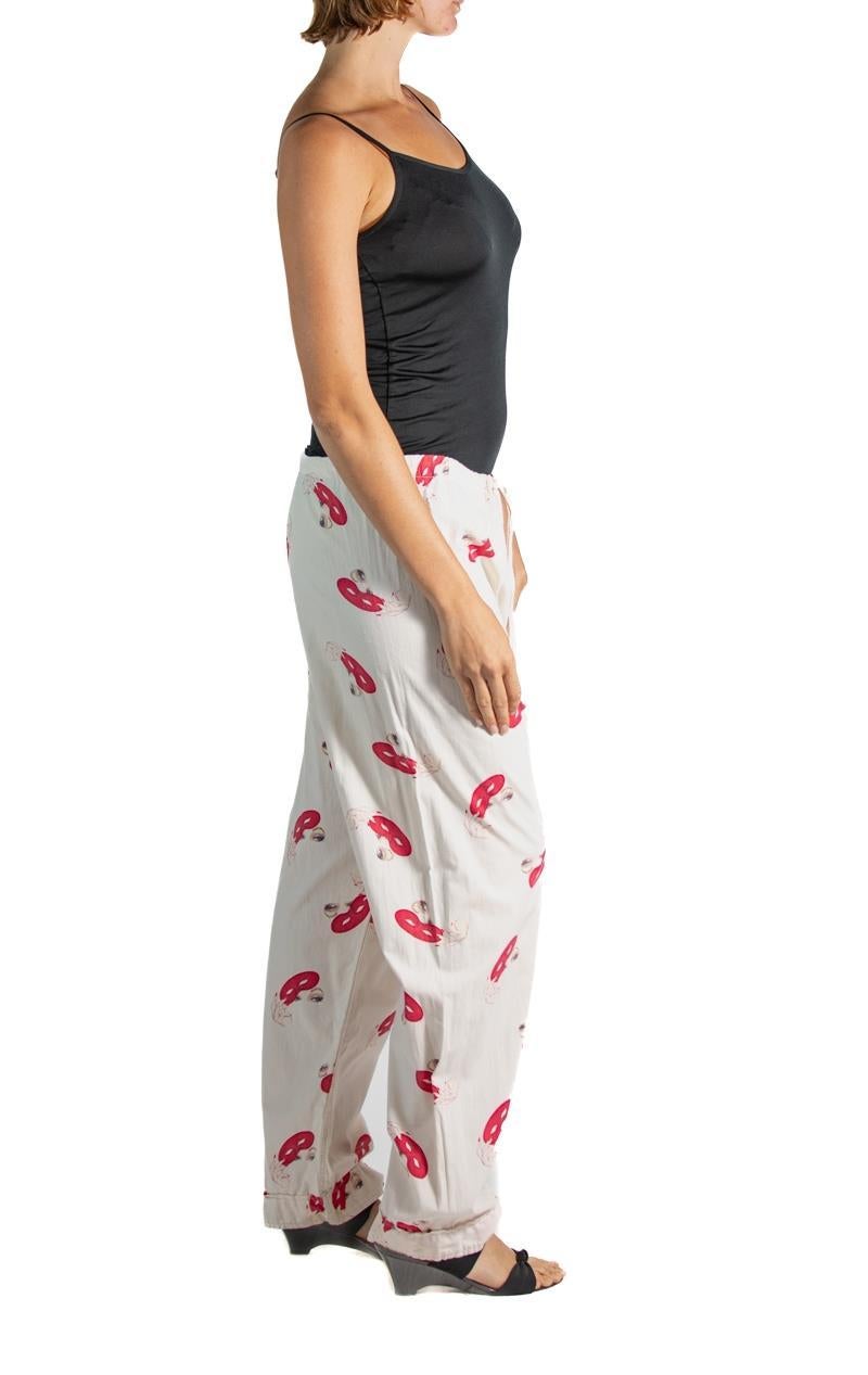 1950S White & Red Cotton Sexy Pin-Up Eyes Mask Printed Pajamas Pants In Excellent Condition For Sale In New York, NY