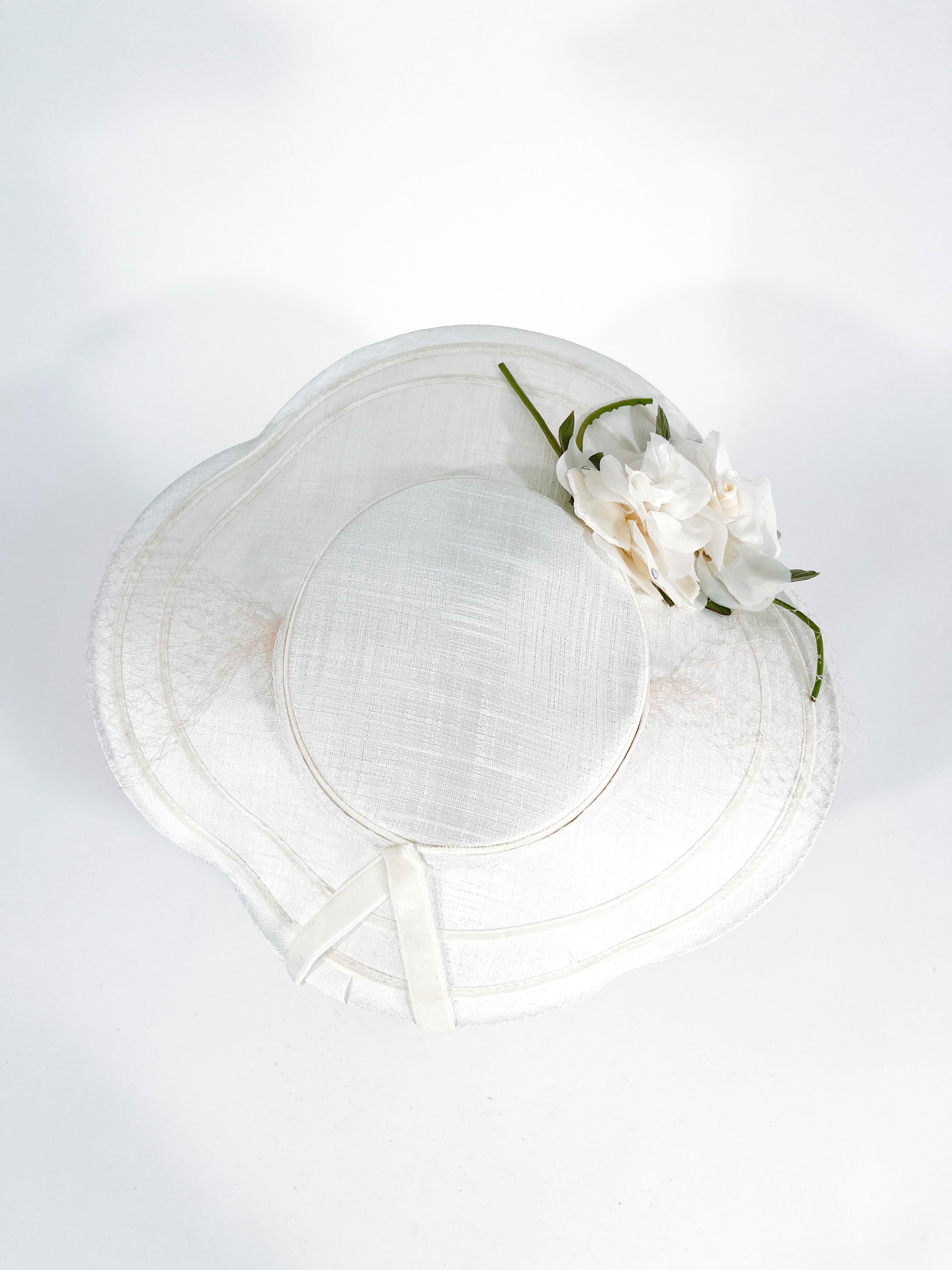 1950s White Silk Picture Hat In Good Condition For Sale In San Francisco, CA