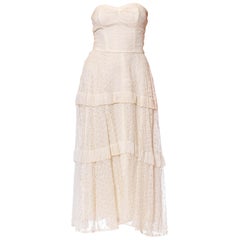 Weißes trägerloses Kleid aus Baumwolle mit Ösen und Spitze aus den 1950er Jahren mit Schlag