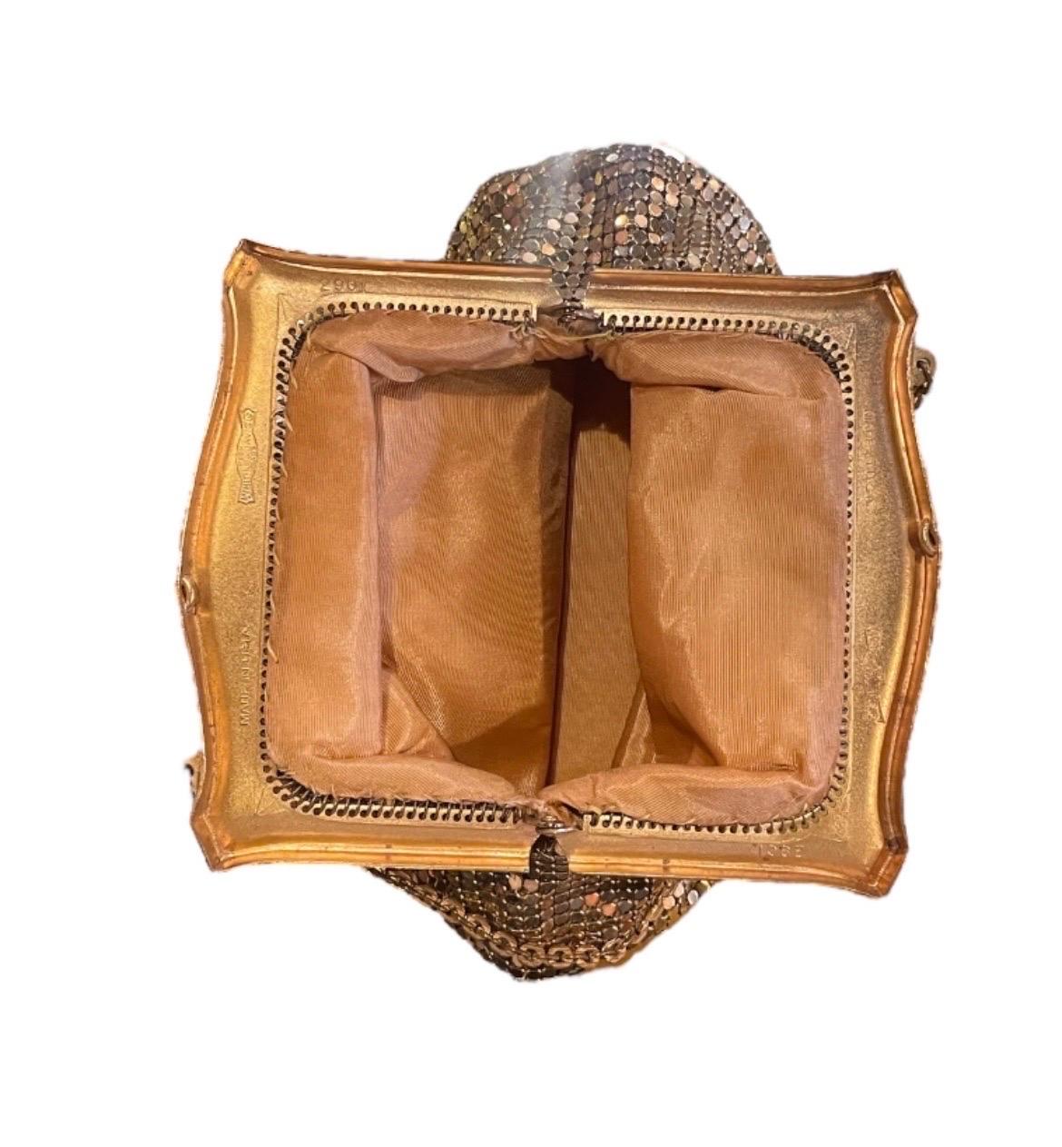 1950’s Whiting & Davis Gold Chainmail Evening Purse In Good Condition In Greenport, NY