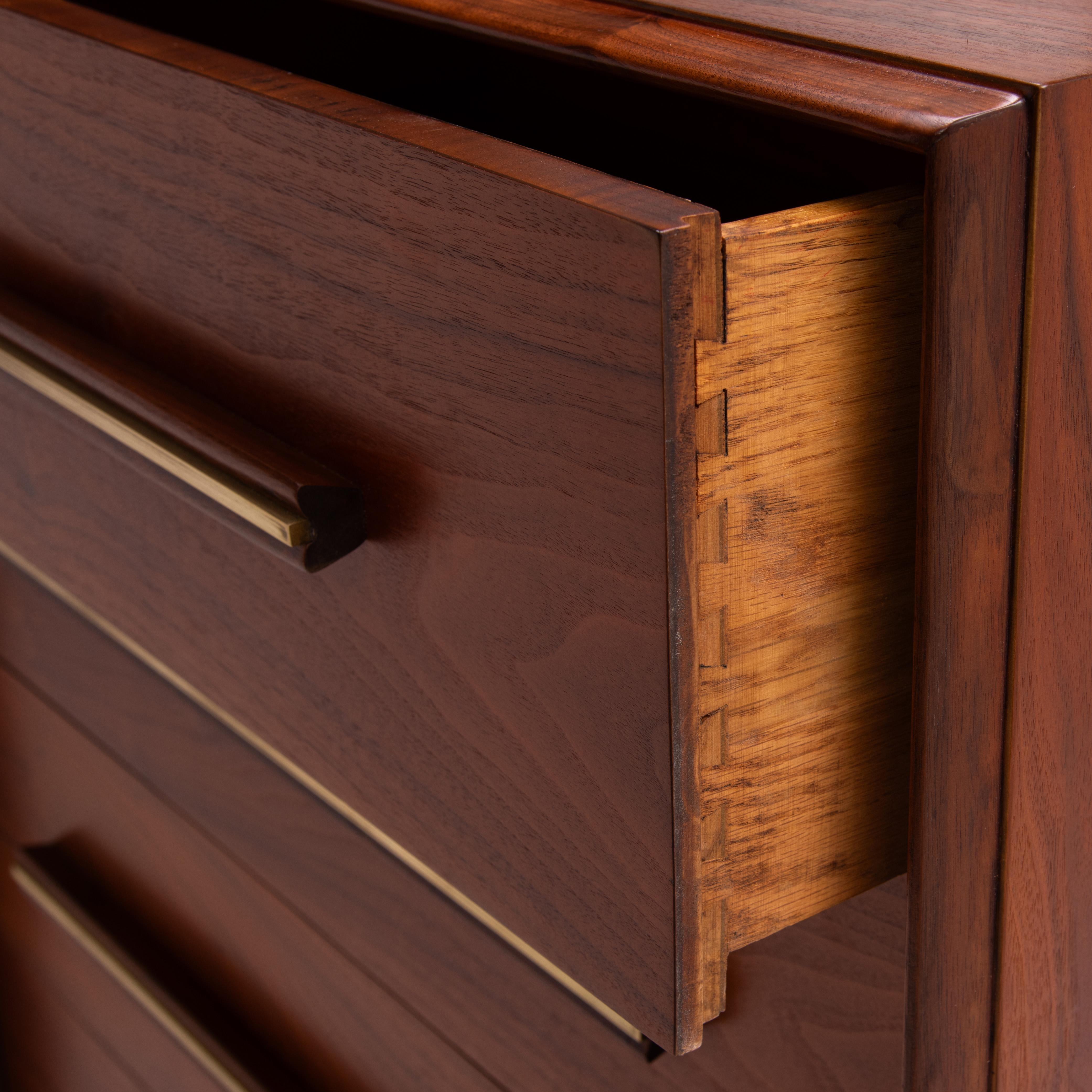1950s Widdicomb Walnut Dresser T.H. Robsjohn Gibbings en venta 4