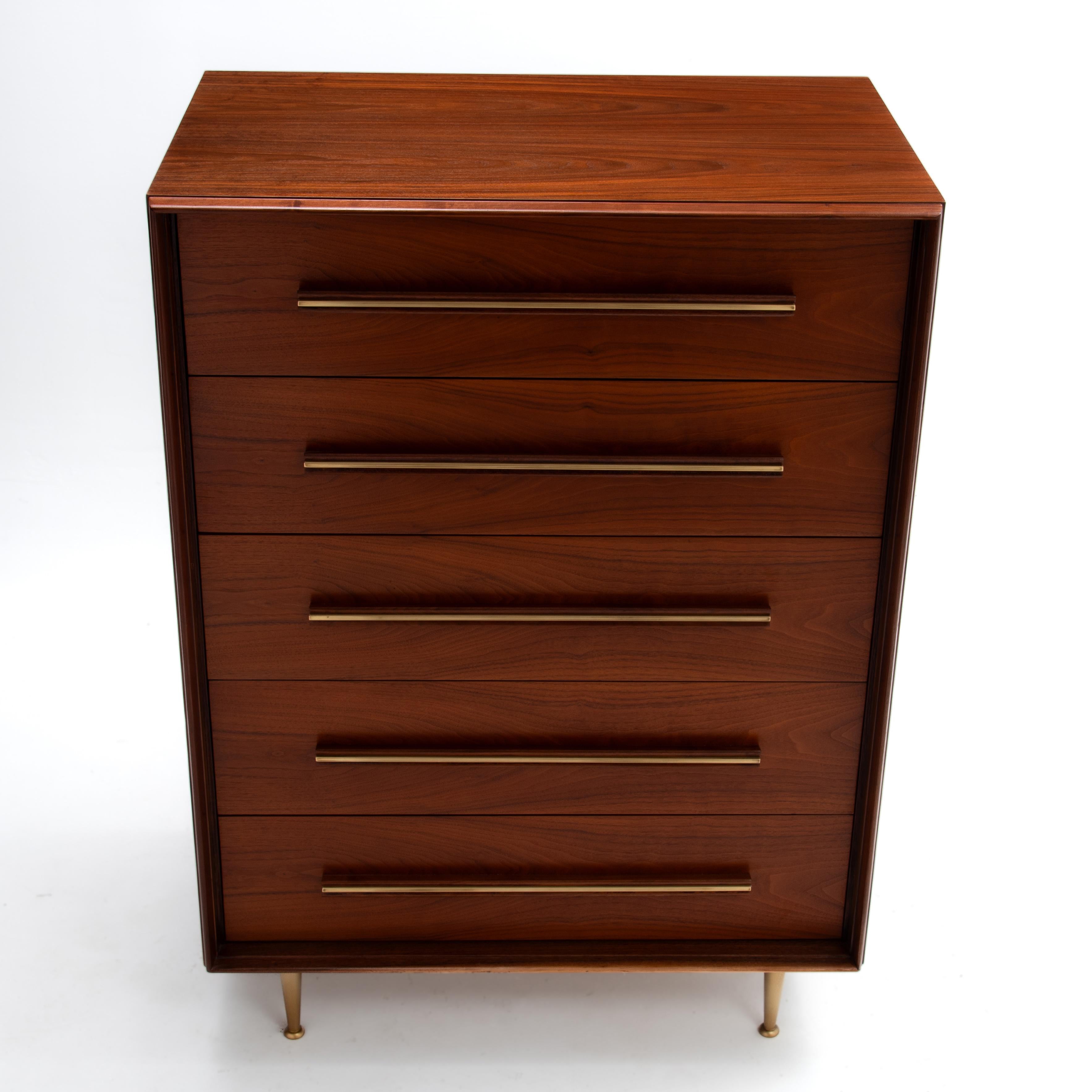 1950s Widdicomb Walnut Dresser T.H. Robsjohn Gibbings en venta 2
