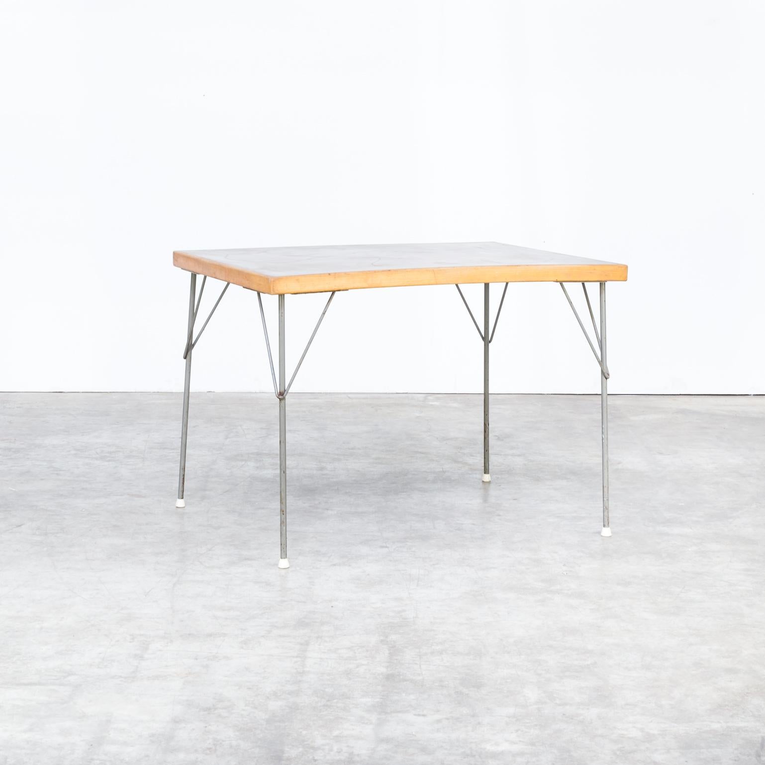 1950s Wim Rietveld model 530 dining table for Gispen. Good condition wear consistent with age and use.