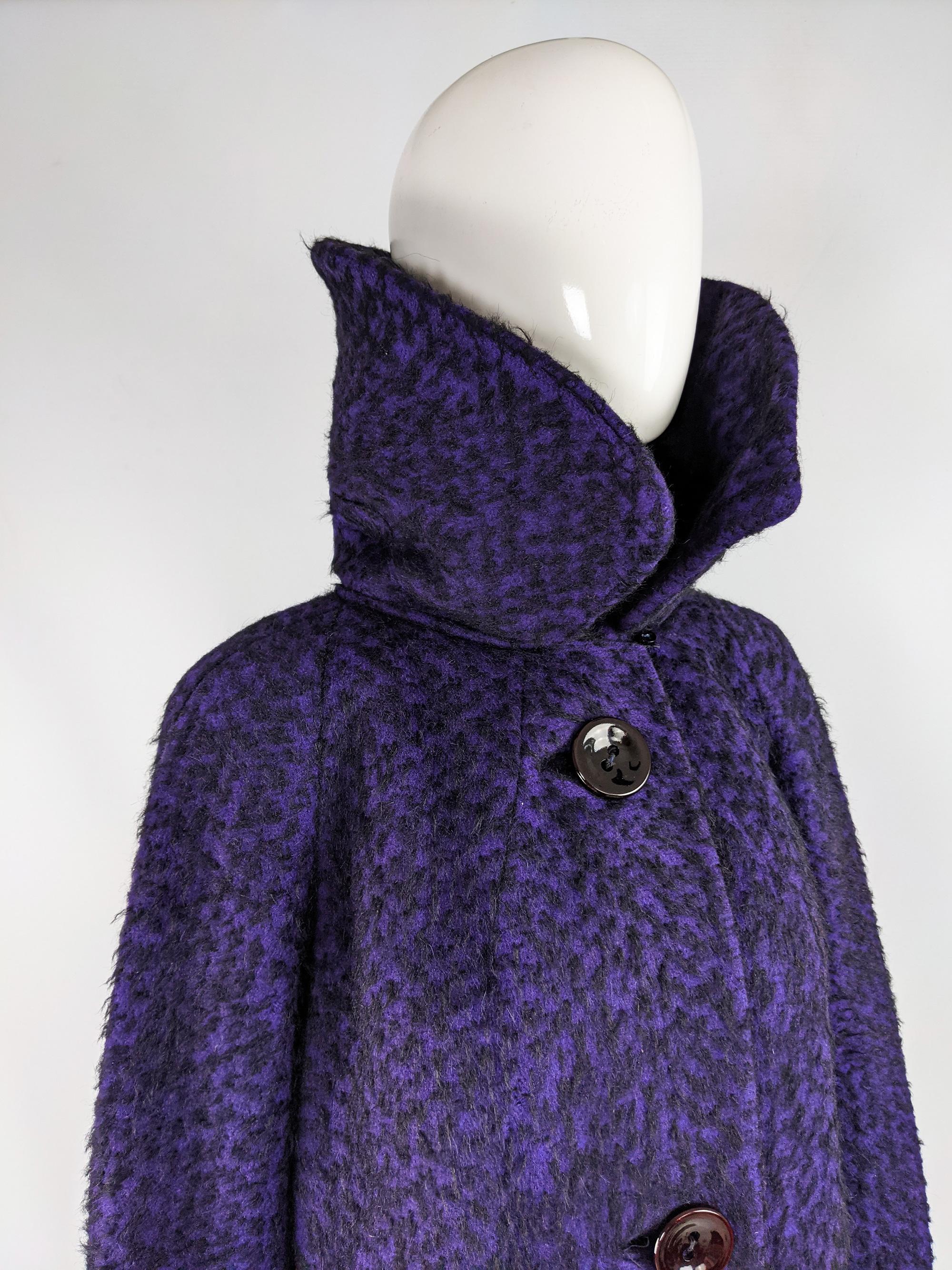 1950s Womens Vintage Purple Winter Fuzzy Wool Cocoon Coat In Excellent Condition In Doncaster, South Yorkshire