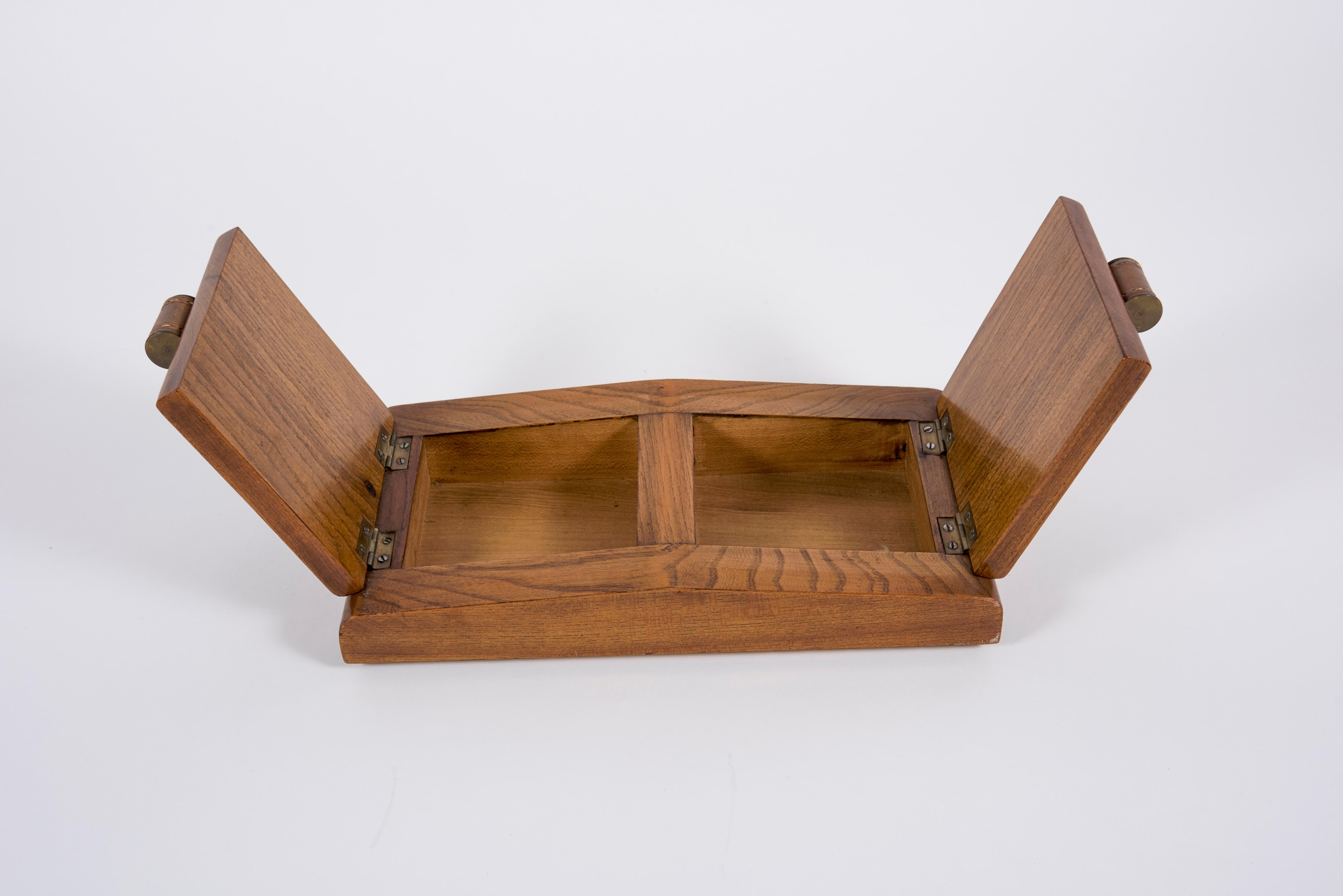 Caja de madera y cuero cosido de los años 50 de Jacques Adnet en Bueno estado para la venta en Bois-Colombes, FR