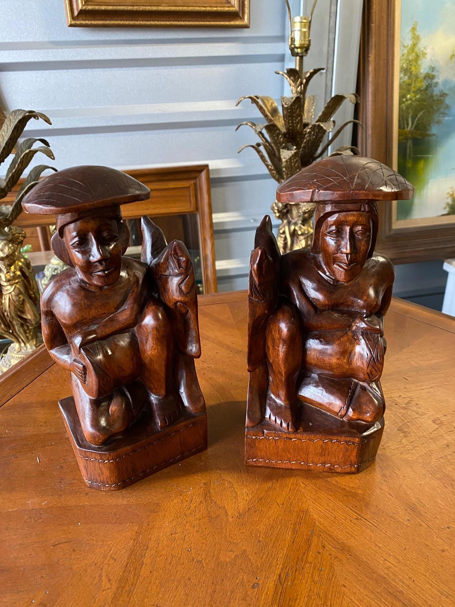 1950's Wood Carved Polynesian Couple Bookends In Good Condition For Sale In Spring Valley, CA