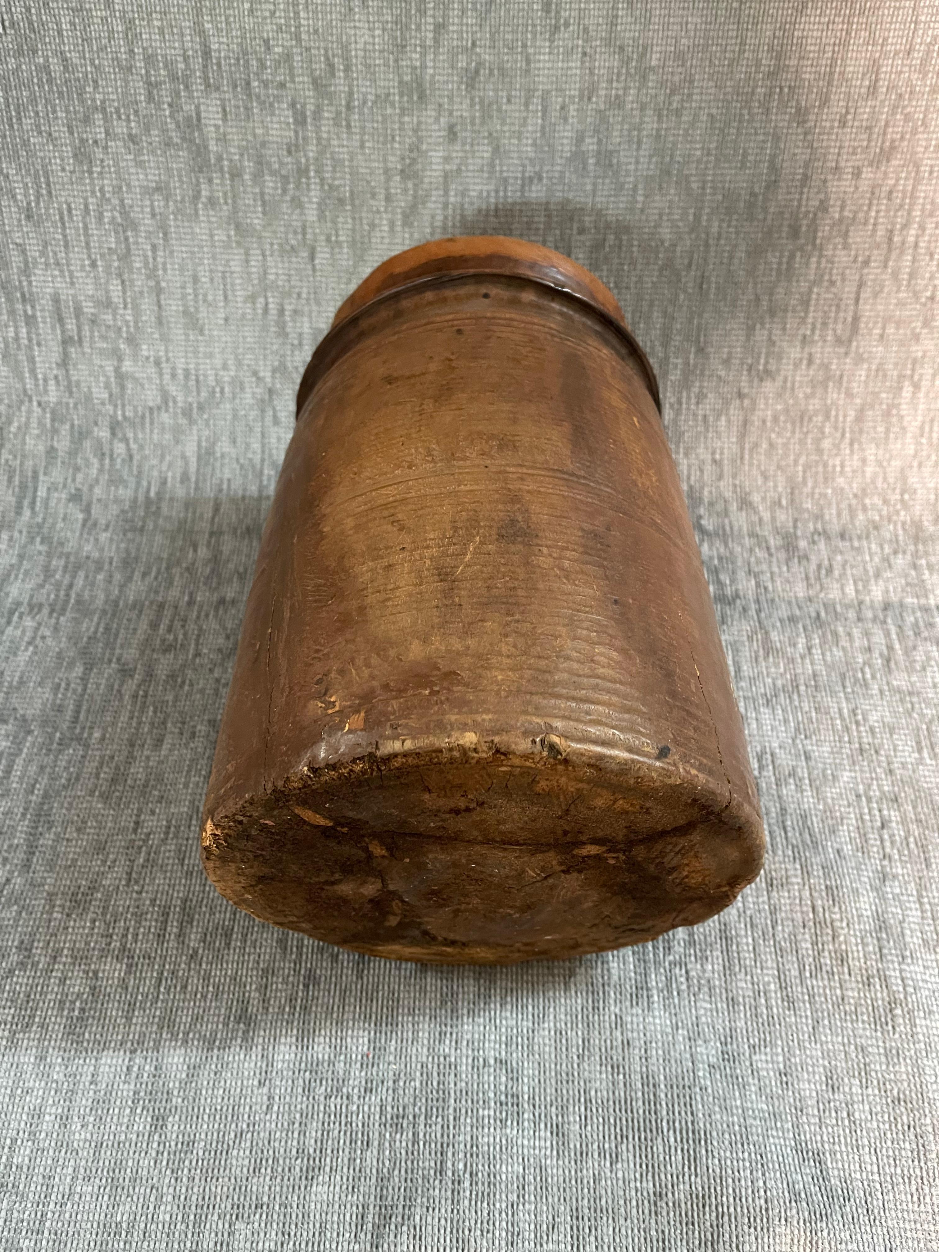Anglo-indiano 1950s  Wood Himachal Pot in vendita