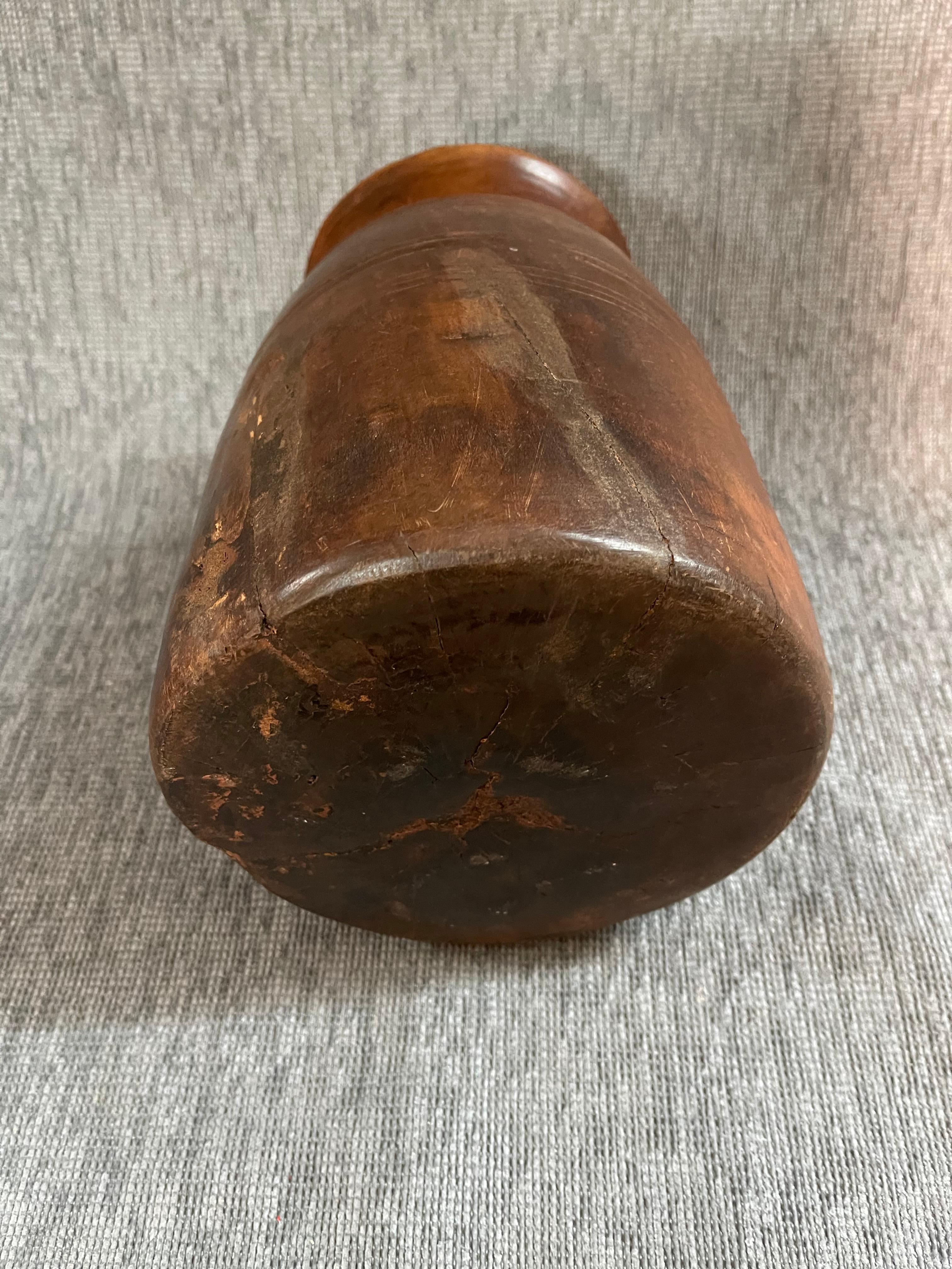 1950s  Wood Himachal Pot In Good Condition For Sale In Roma, IT
