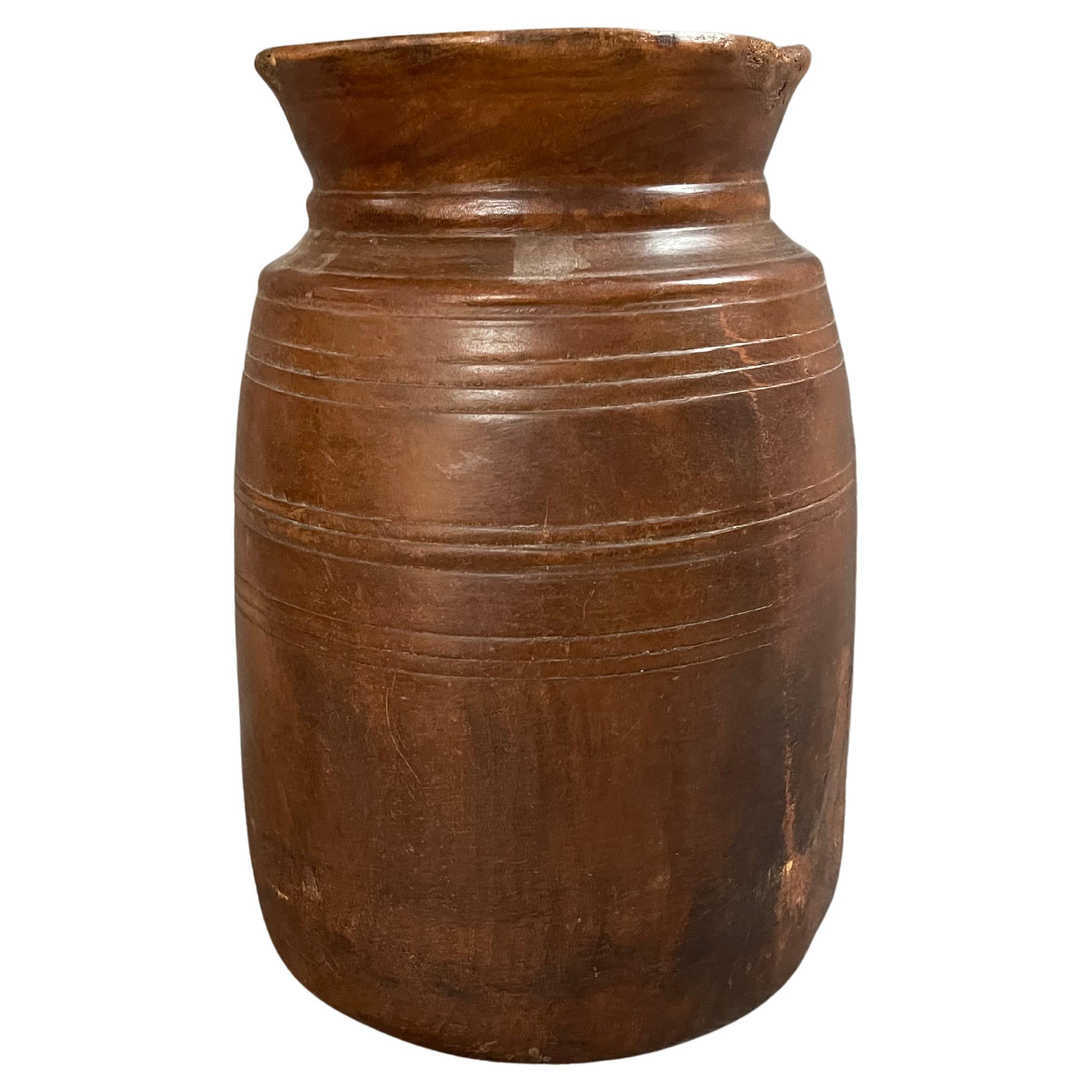 1950s  Olla de Madera Himachal