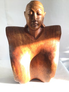 Escultura de madera de mujer de los años 50