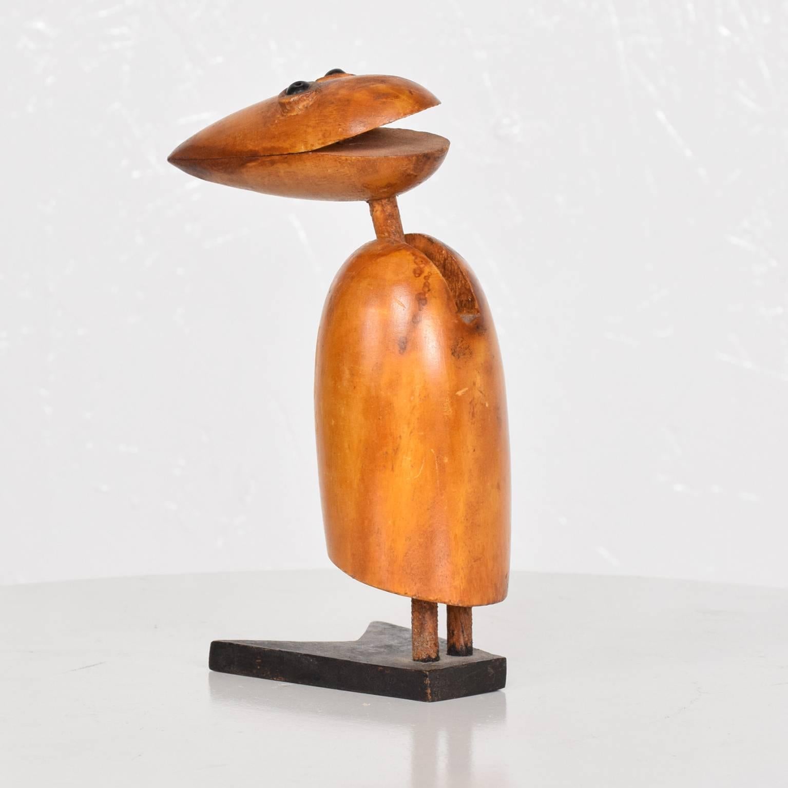 1950s Wooden Bird Figurine Clip, Midcentury In Good Condition In Chula Vista, CA