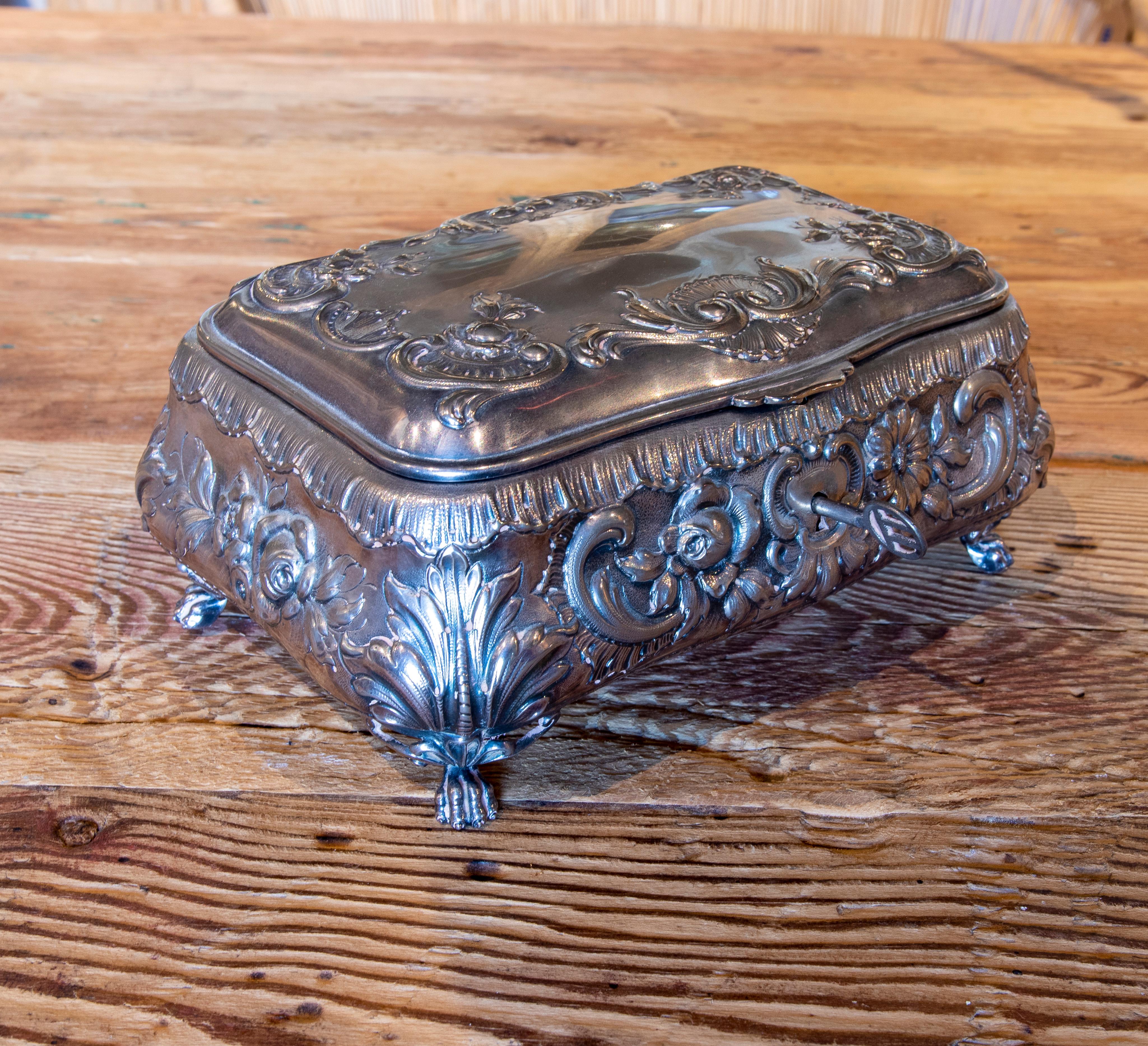1950s Wooden Box with Silver Lined 800 Thousandth Silver Frame For Sale 3